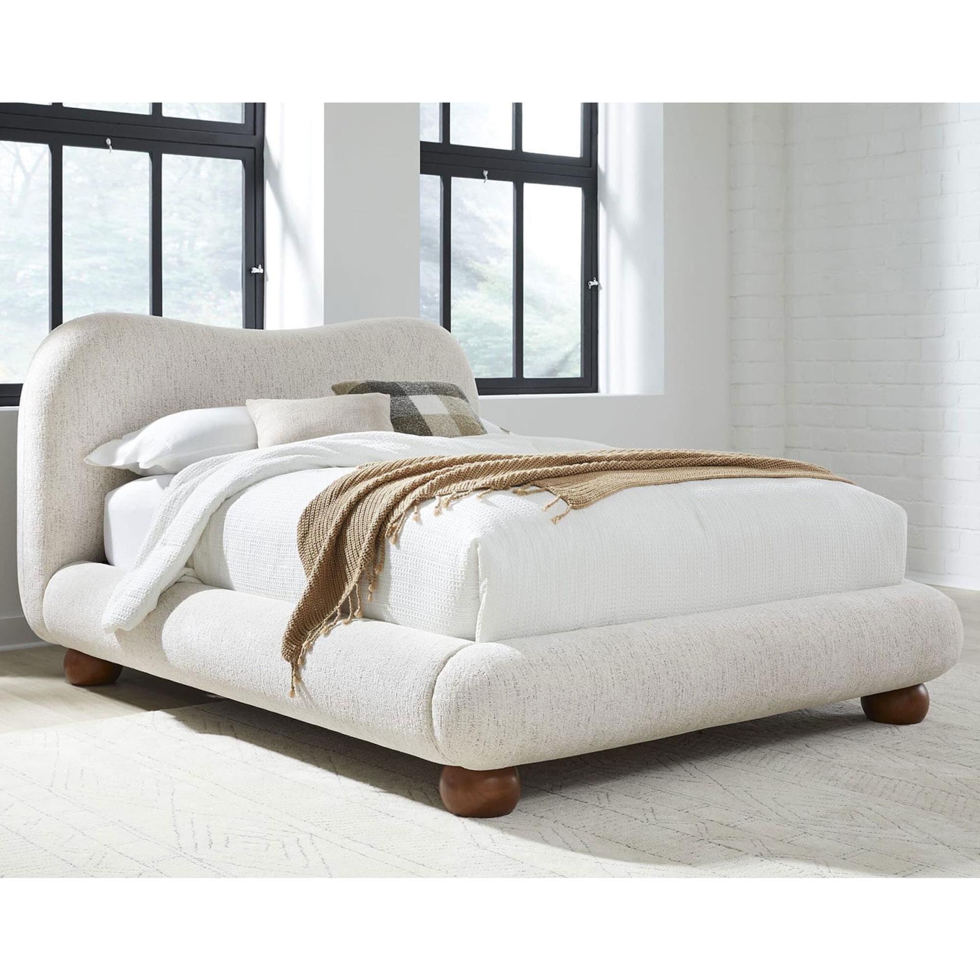 37B Anansi Afra Eastern King Upholstered Platform Bed in Chinchilla