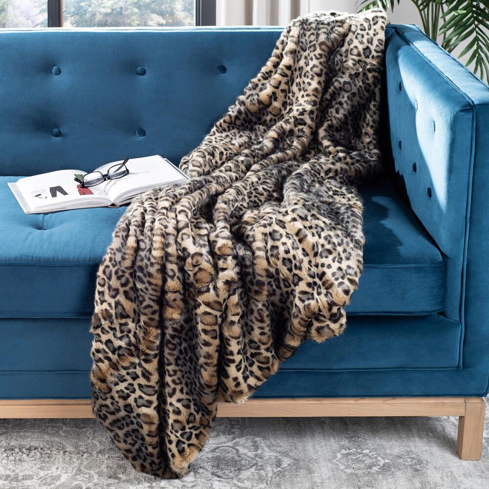 Safavieh 50" x 60" Throw in Leopard, , large