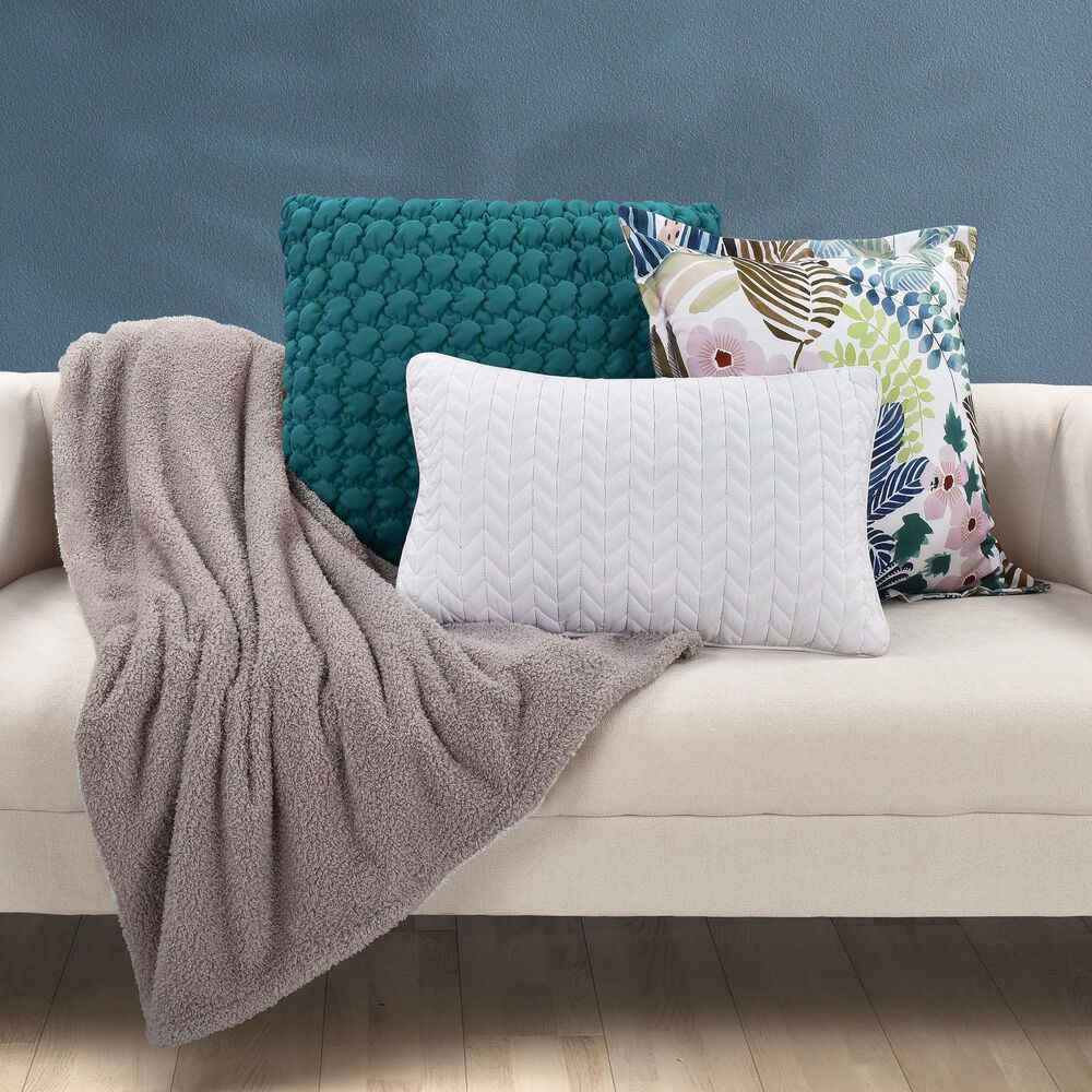 J. Queen New York Cozy 50&quot; x 70&quot; Throw in Lavender, , large