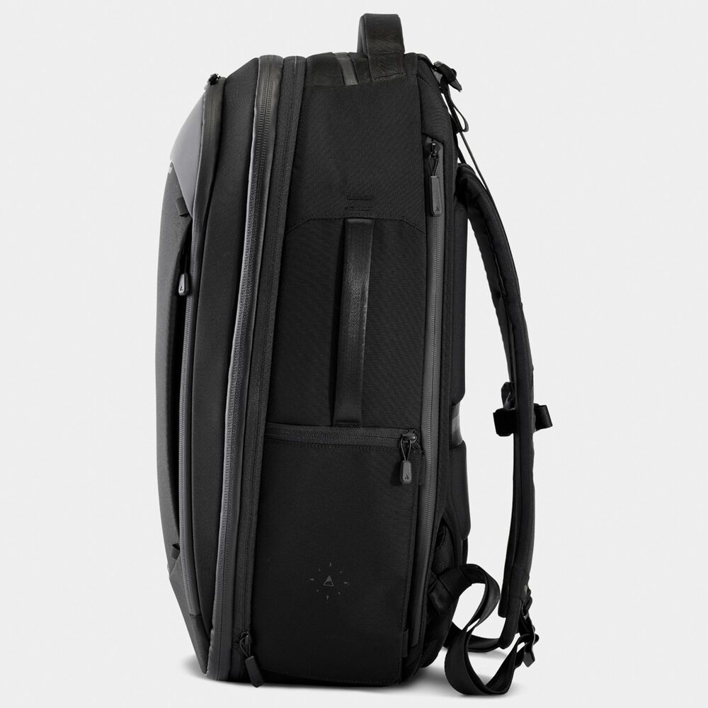 Nomatic Navigator 32L Travel Backpack in Black, , large