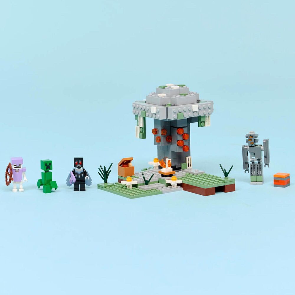 LEGO Minecraft The Pale Garden Building Set, , large