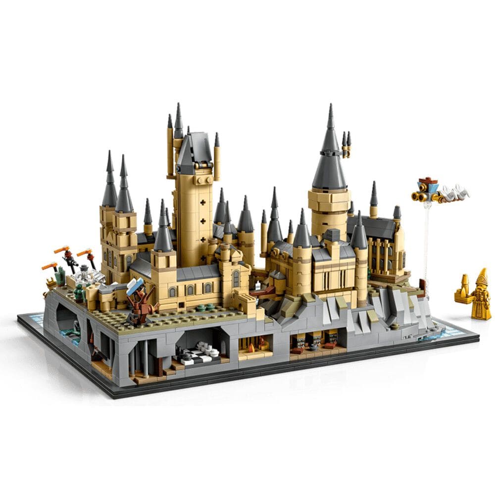 LEGO Harry Potter Hogwarts Castle and Grounds, , large