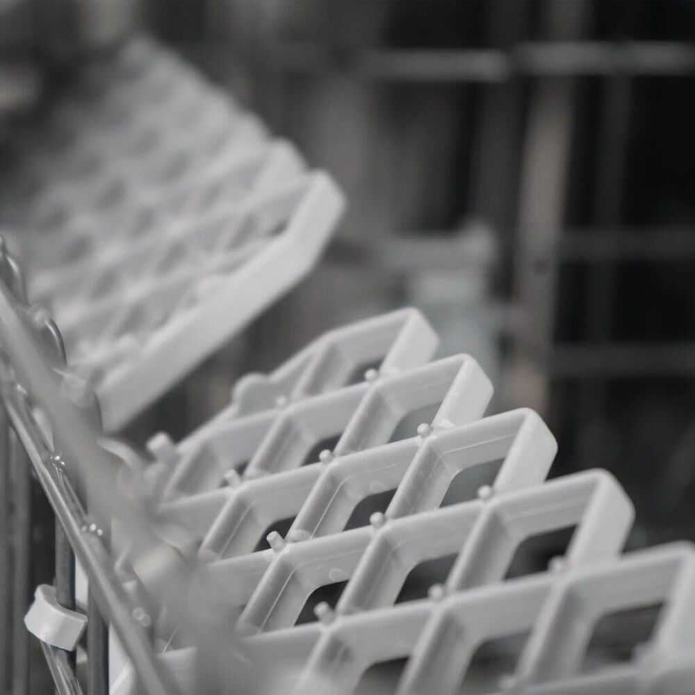 Danby 18" Built-In Dishwasher with Child Lock in White, , large