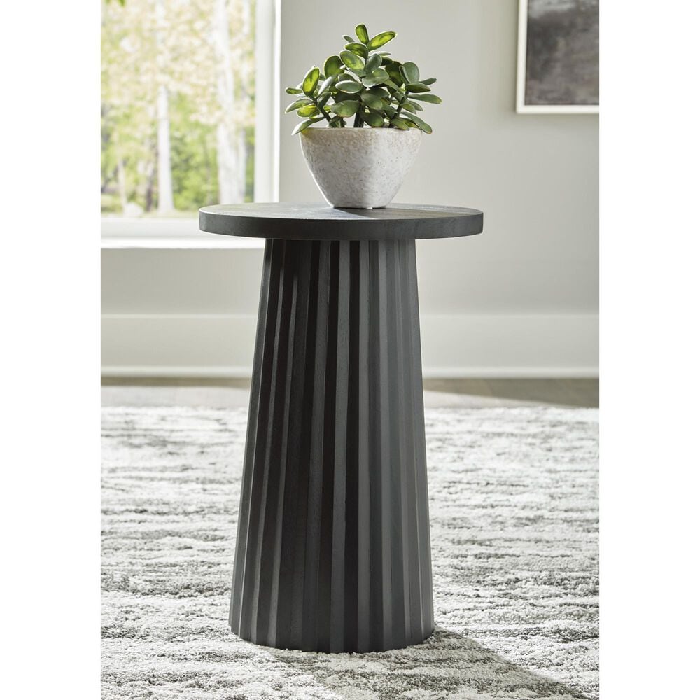 37B Ceilby Accent End Table in Black, , large