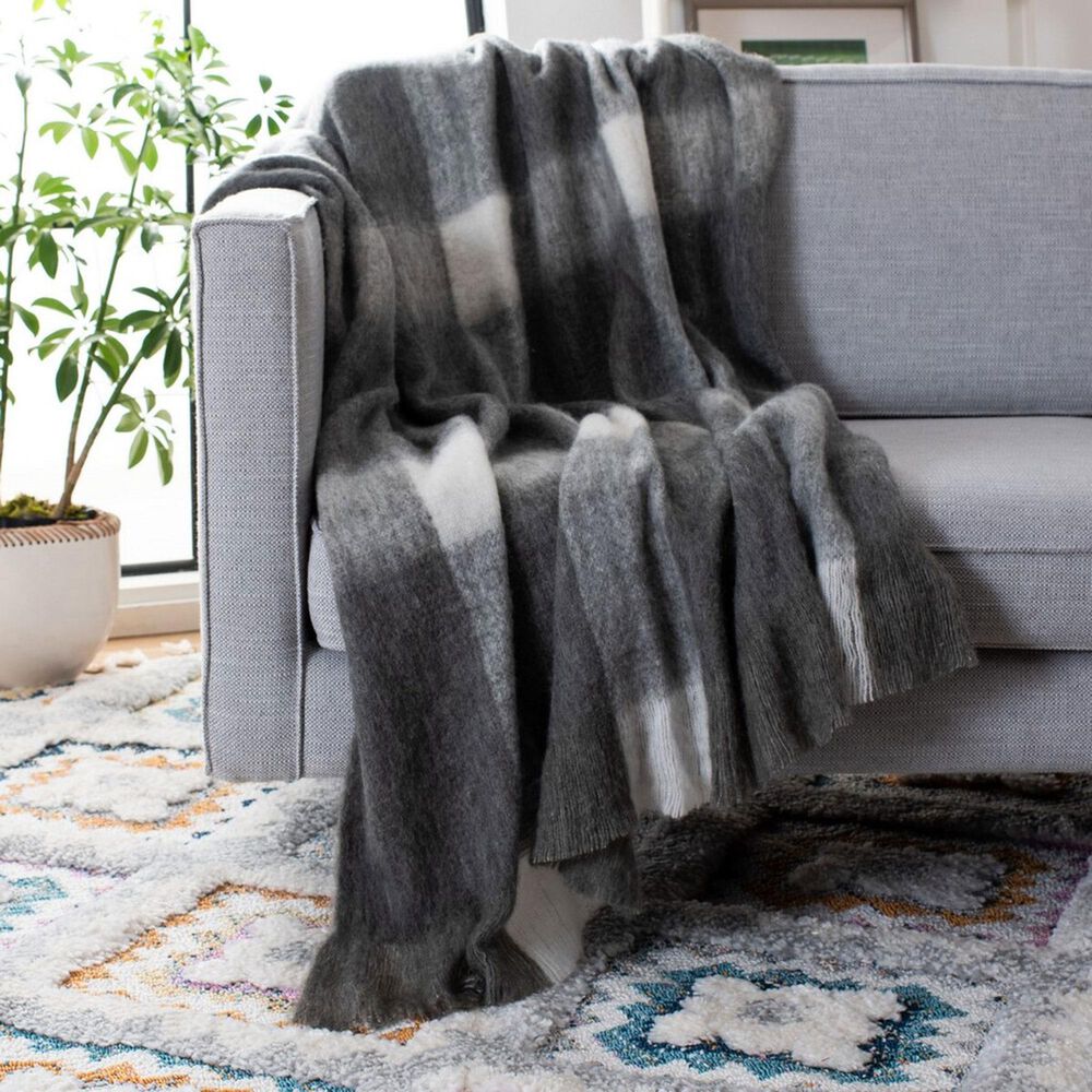 Safavieh Aspen 50&quot; x 60&quot; Throw in Grey and White, , large
