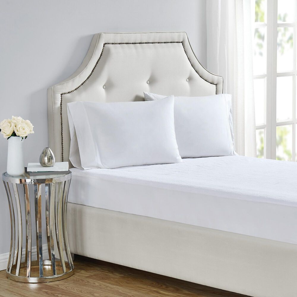 Pem America London Fog King Mattress Protector in White, , large