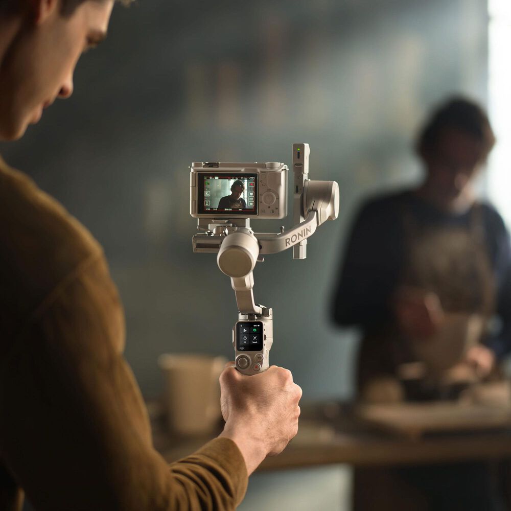 DJI RS 4 Mini Combo Gimbal in Gray, , large