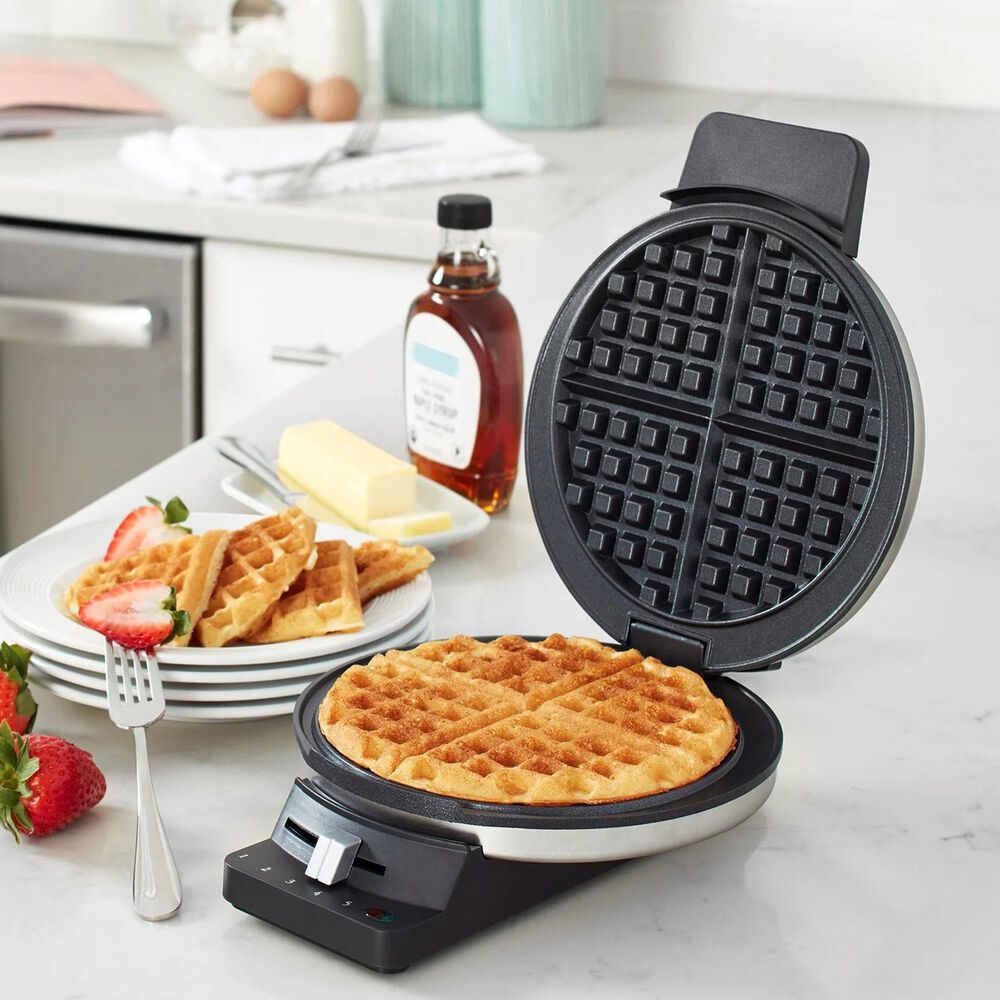 The Keyboard Waffle Iron, A Waffle Maker That Creates Keyboard-Shaped  Breakfast Food