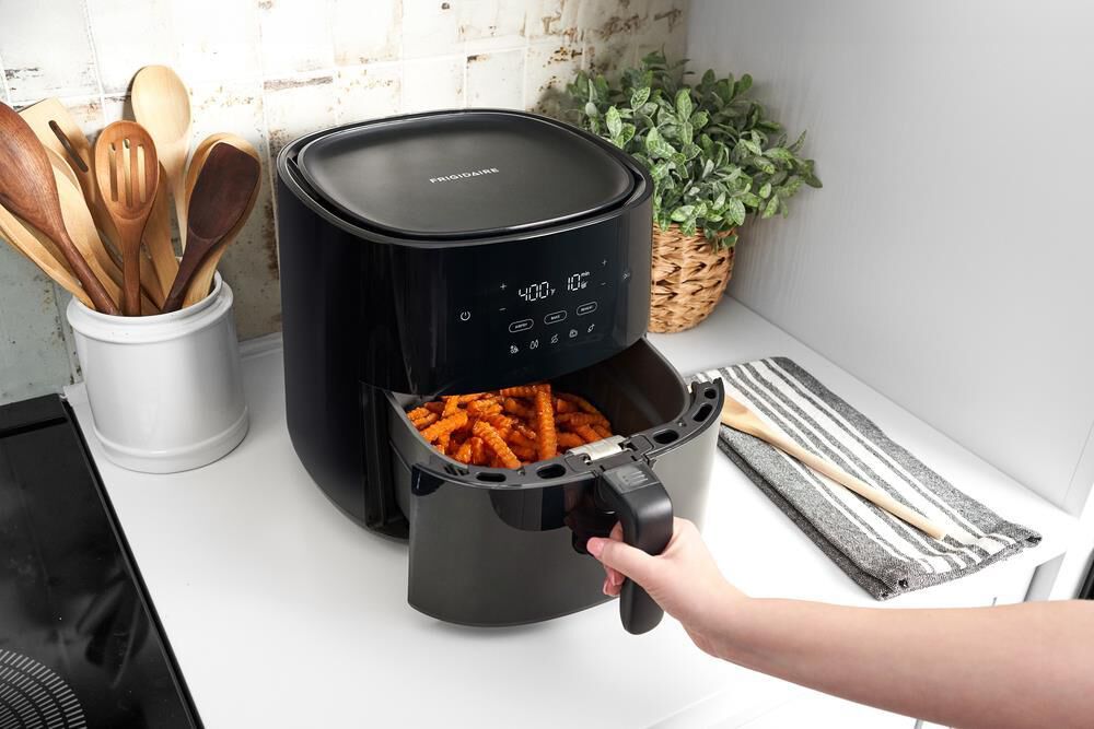 Frigidaire 5.3 Qt. 3-in-1 Air Fryer in Black, , large