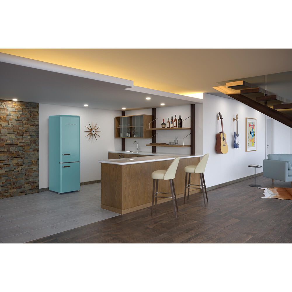 Unique Appliances Classic Retro 9 Cu. Ft. Bottom Freezer Regfrigerator In Ocean Mist Turquoise, , large