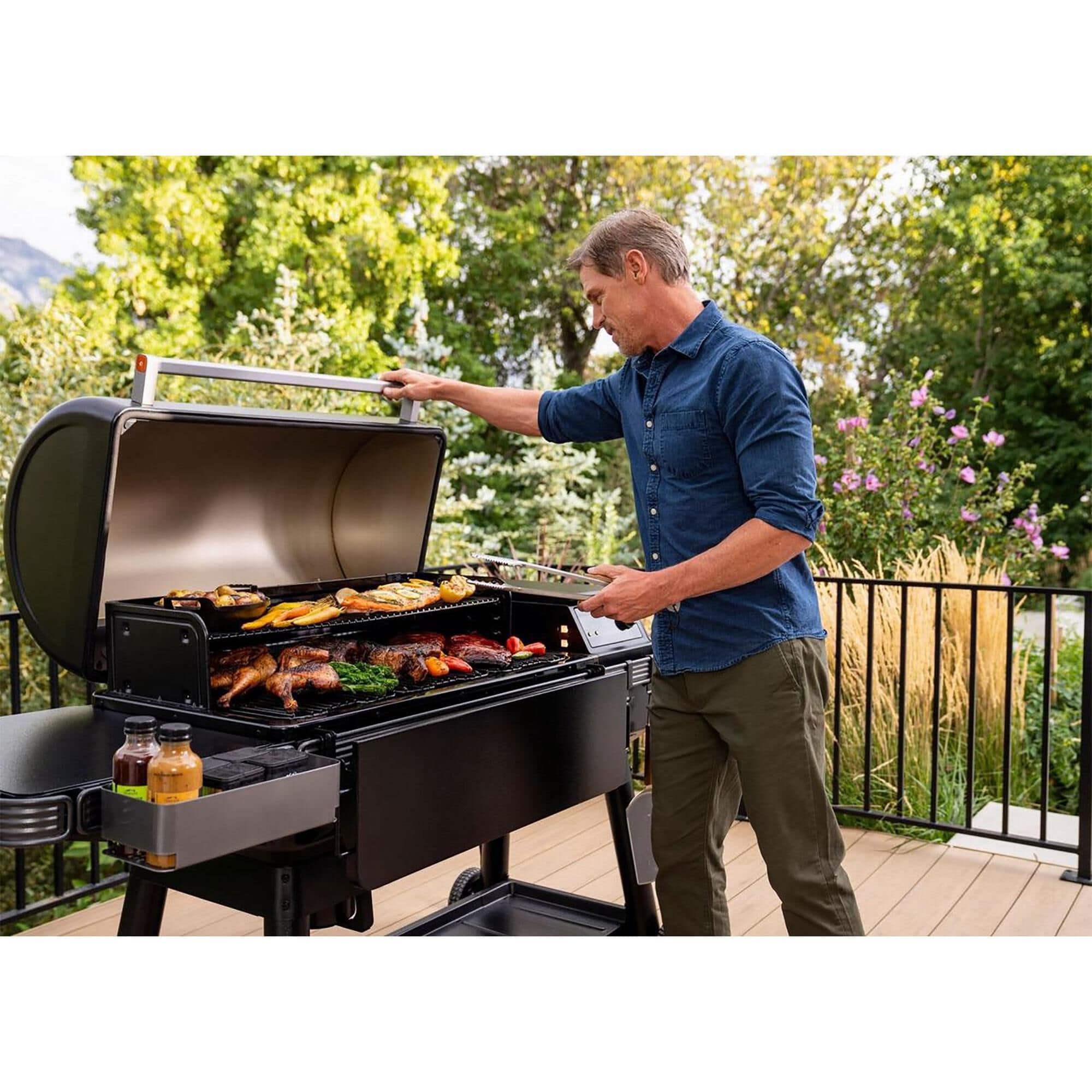 Traeger Grills Ironwood XL Pellet Grill with Gray Cover in Black