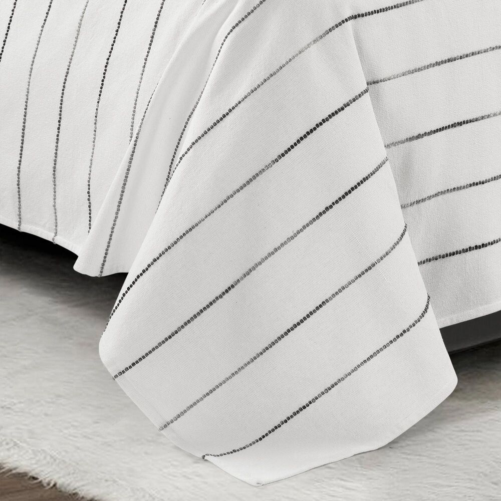 Triangle Home Fashions Ombre Stripe Full/Queen Blanket in Gray and White, , large