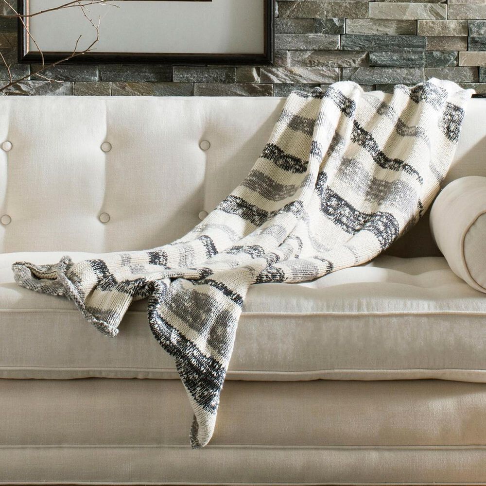 Safavieh Imani Throw in Dark Grey/Light Grey, , large