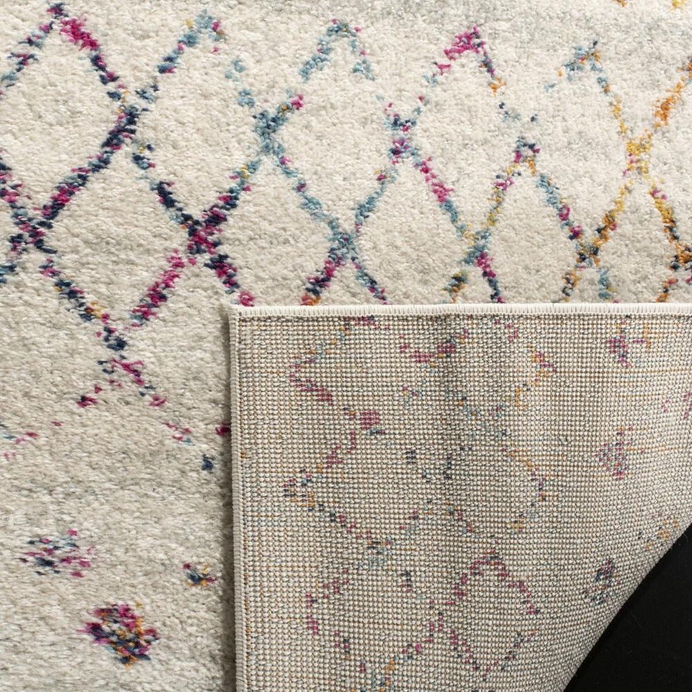 Safavieh Madison MAD798A 5&#39;1&quot; x 7&#39;6&quot; Ivory and Fuchsia Area Rug, , large
