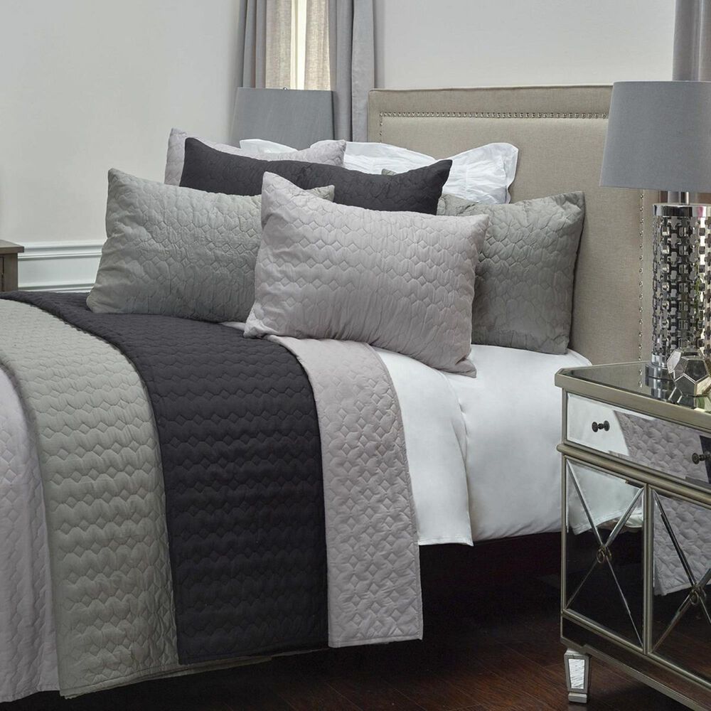 Rizzy Home Urban Mesh 106&quot; x 92&quot; Quilt in Black, , large