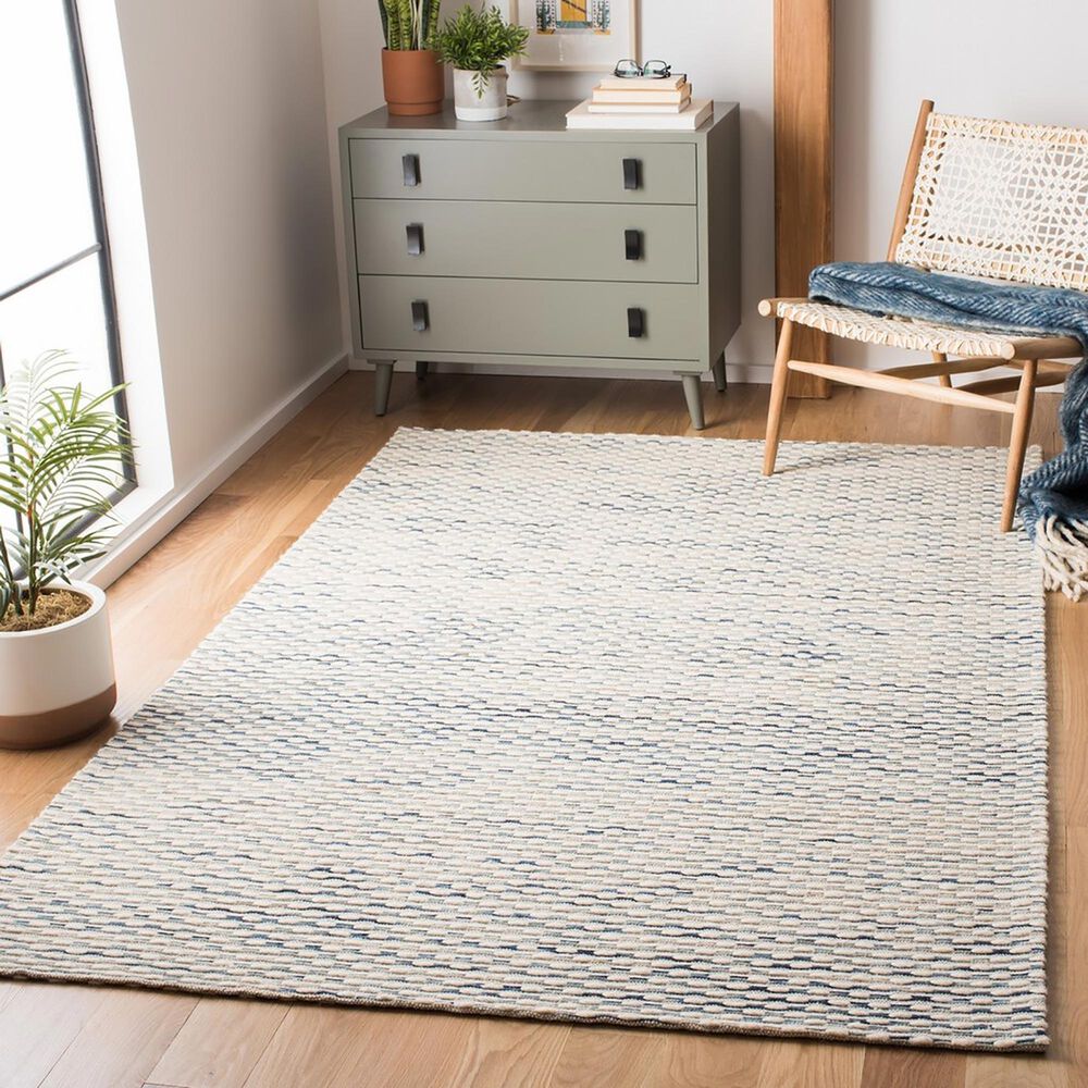 Safavieh Marbella 4&#39; x 6&#39; White and Navy Area Rug, , large
