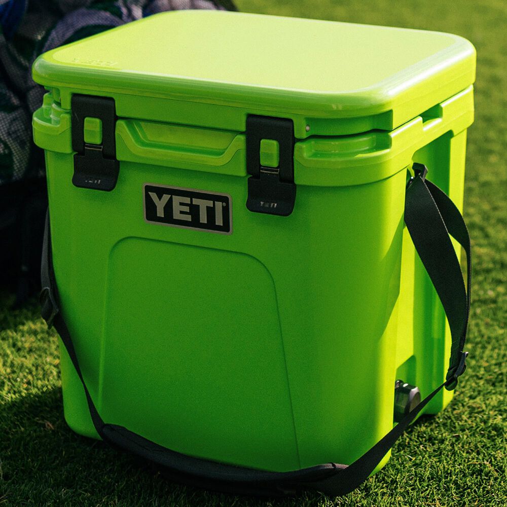 YETI Roadie 24 2.0 Hard Cooler in Venom, , large