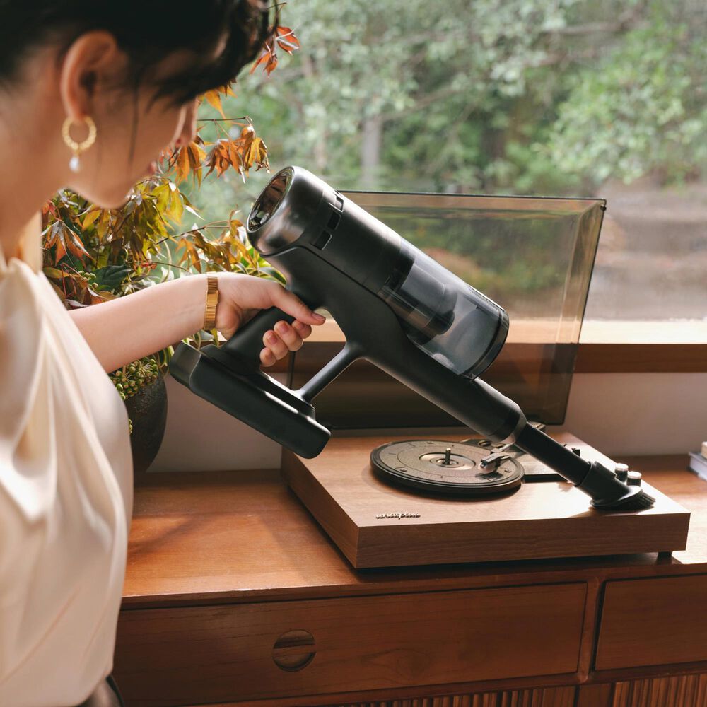 Roborock H60 Hub Ultra Cordless Stick Vacuum Cleaner in Black, , large