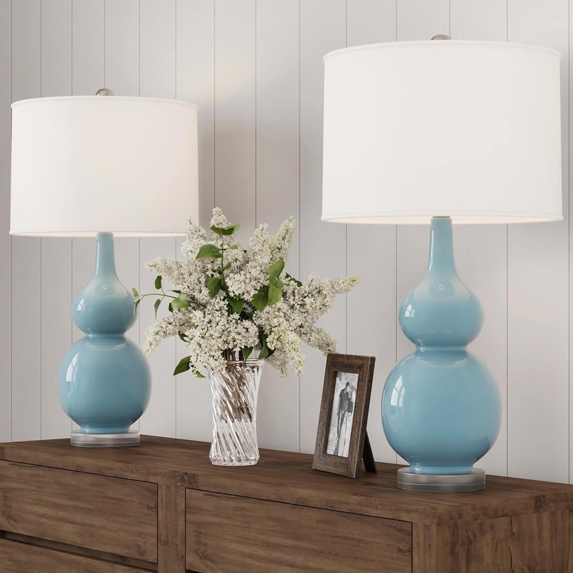 Low cost outlet table lamps