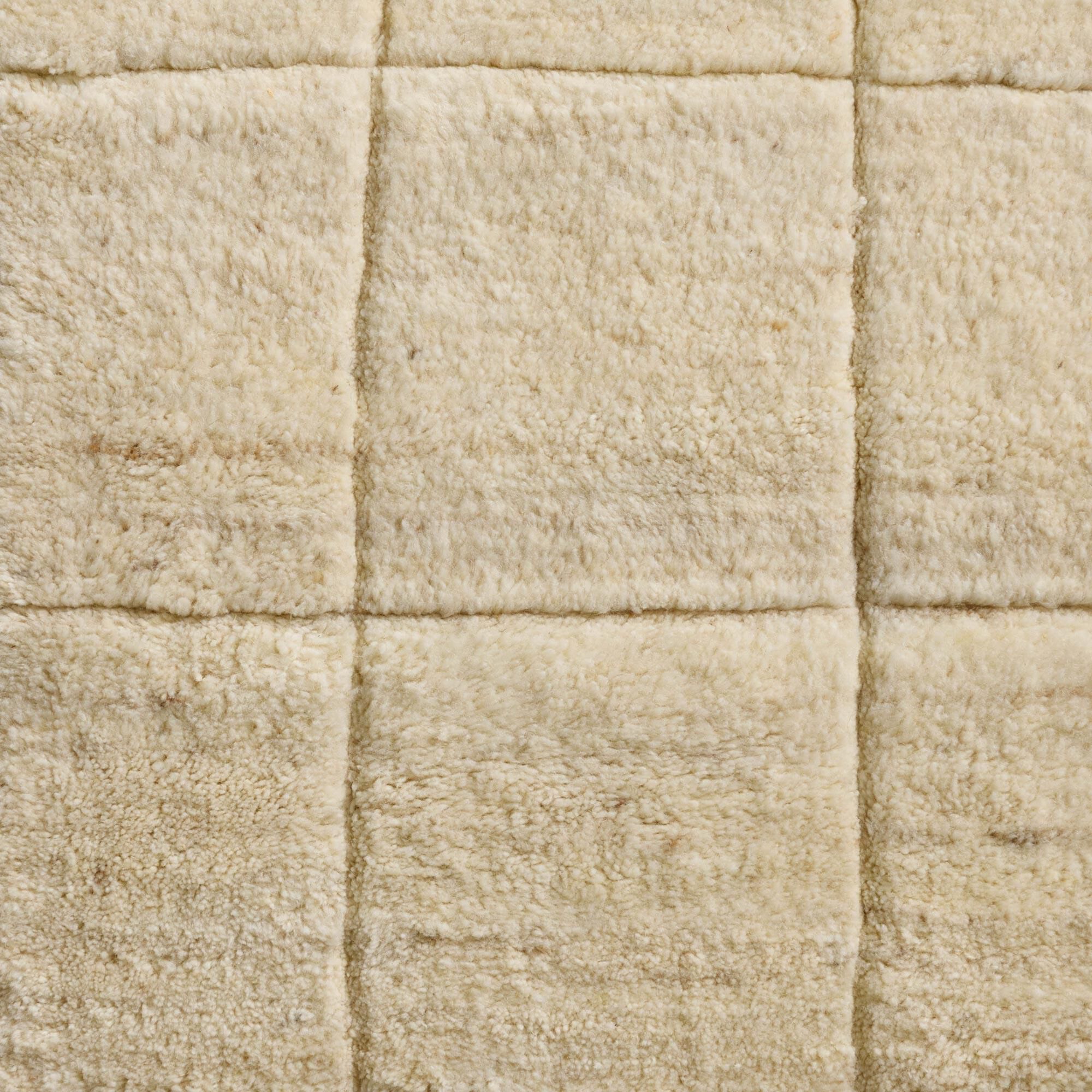 ドイリー 839 ライ蔵 Latte 2x8 Formed Ceramic Tile | Glossy