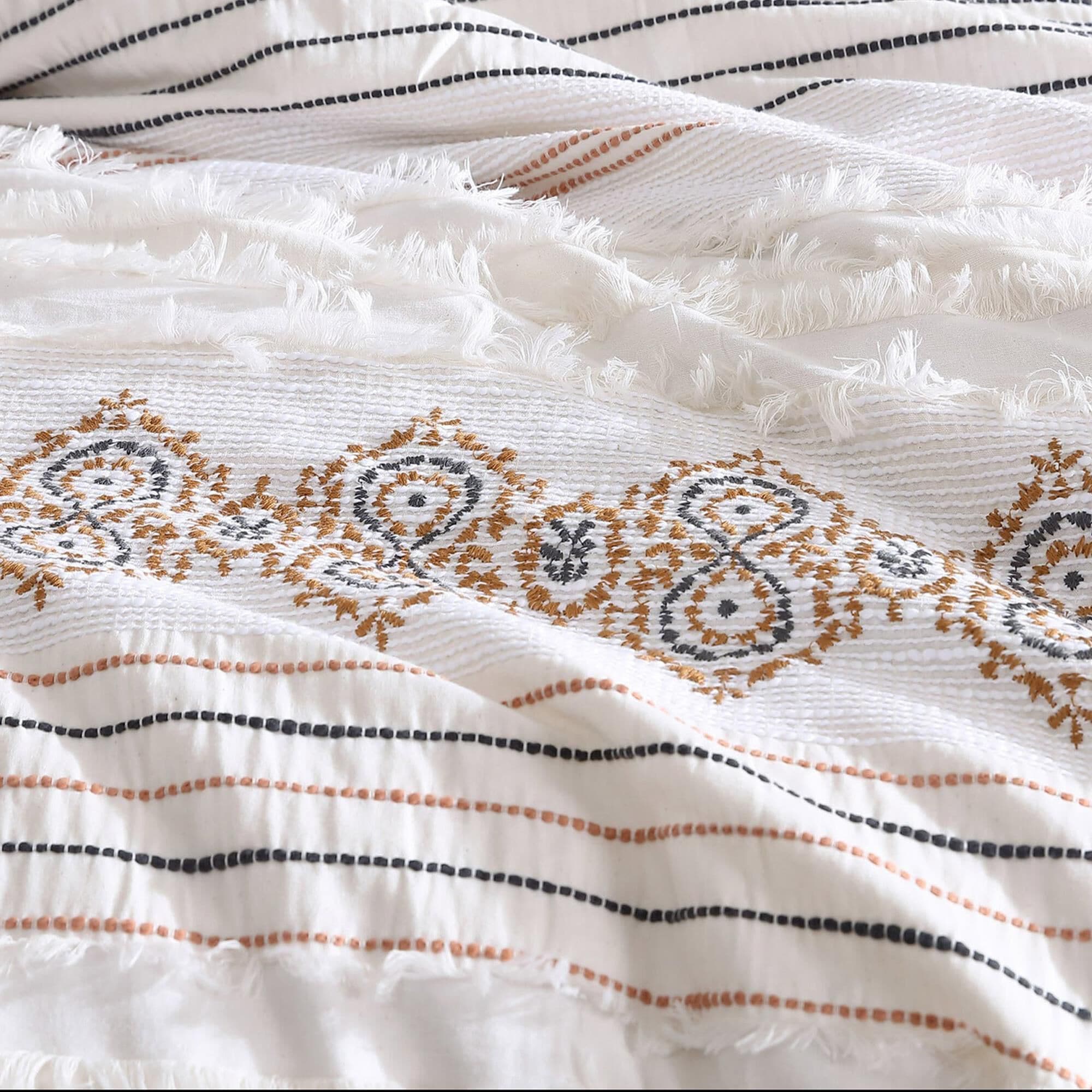 Hallmart Collectibles Arden 5-Piece Queen Comforter Set in Cream