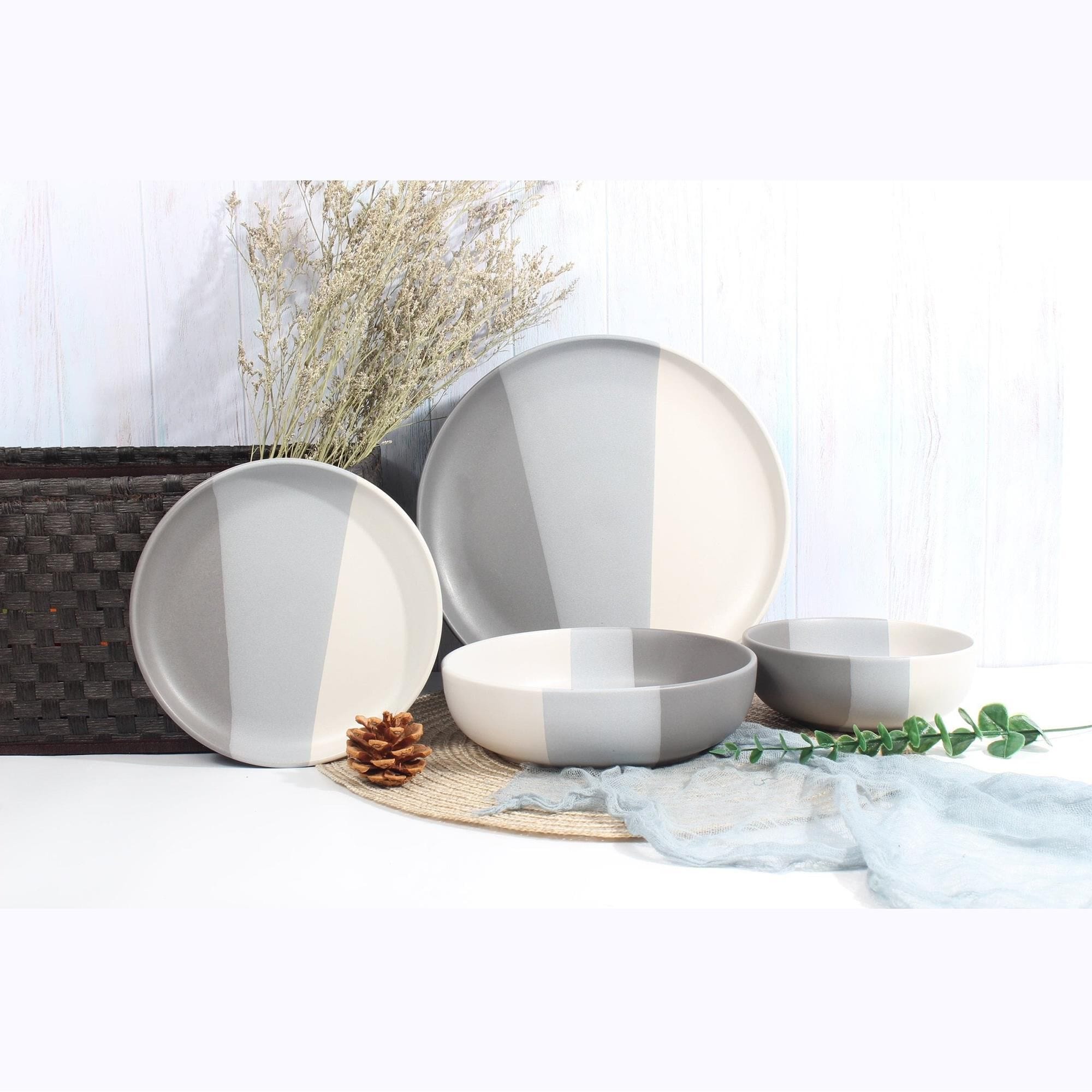 Godinger Silver Piermont 16-Piece Dinnerware Set in White, Grey