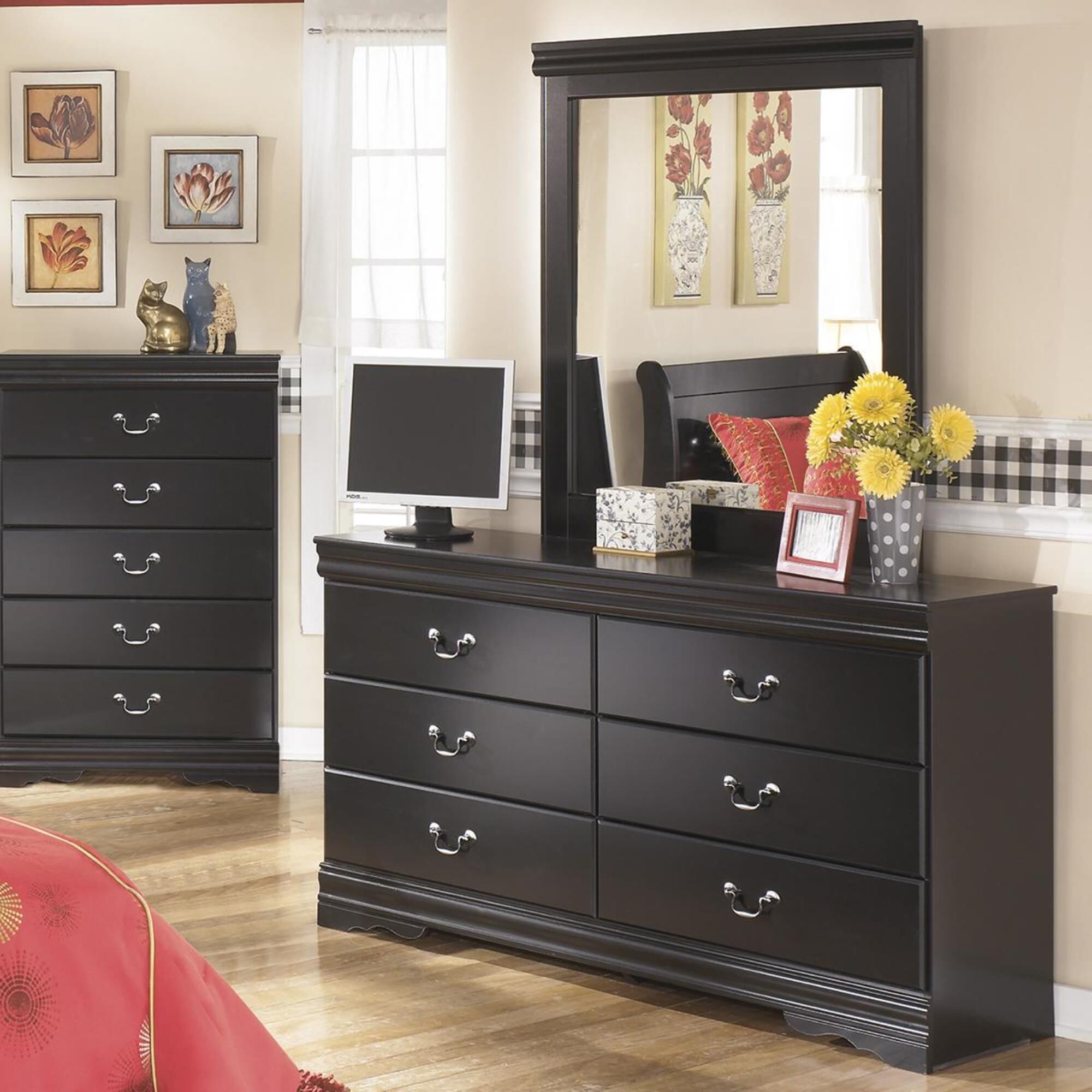 Ashley furniture black dresser with mirror deals