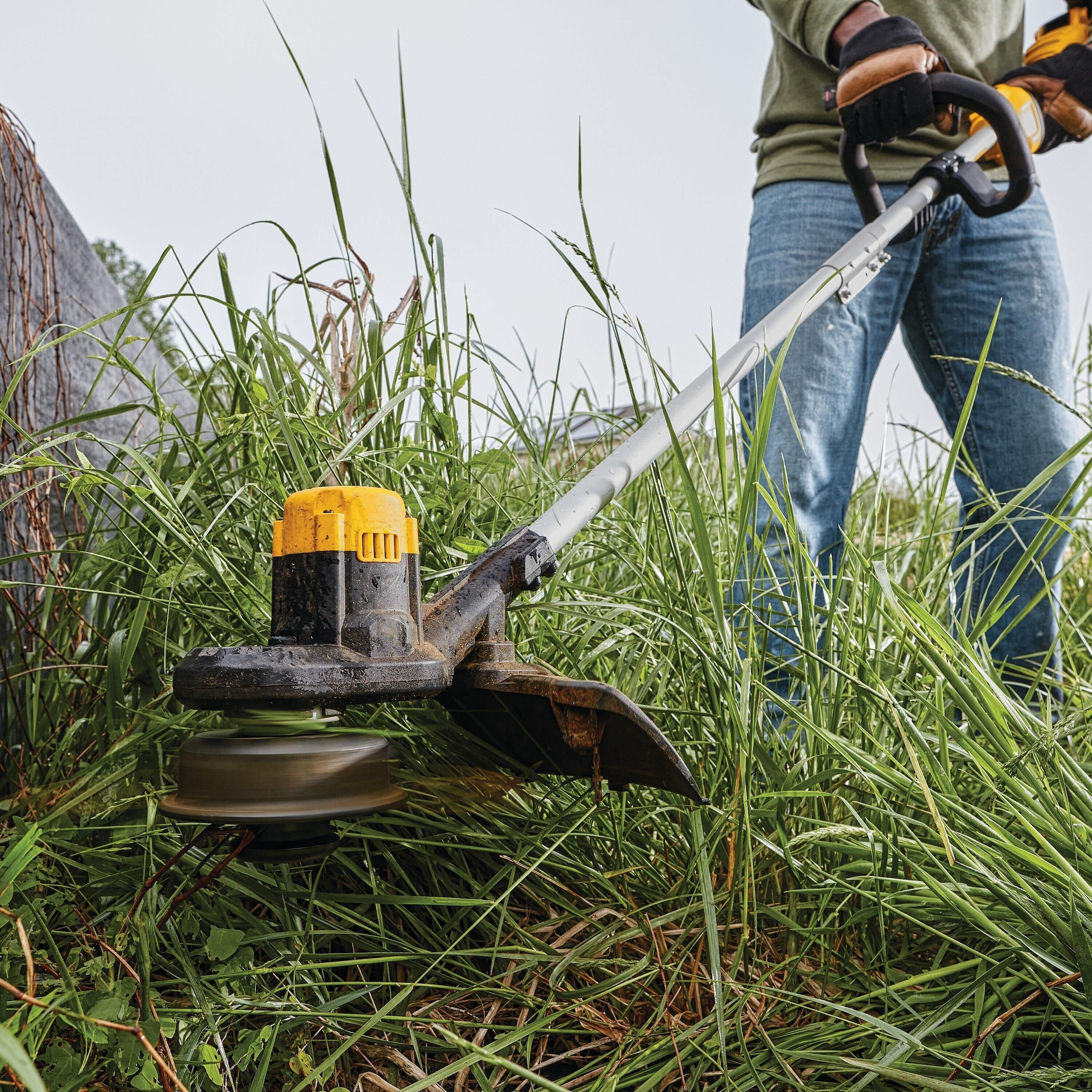 DeWALT 20v Brushed String Trimmer Battery Included NFM
