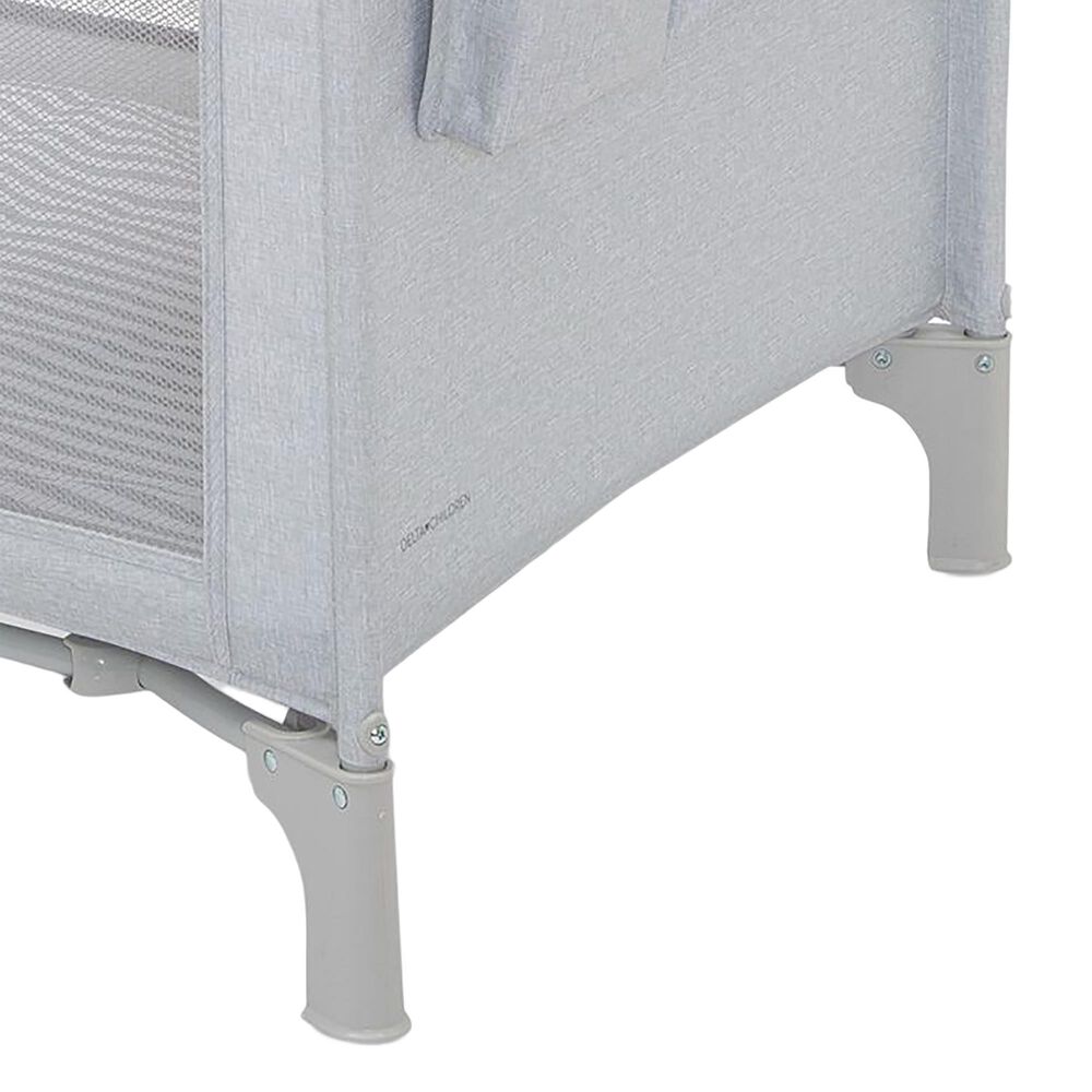 Delta Deluxe Play Yard in Grey Stripes, , large