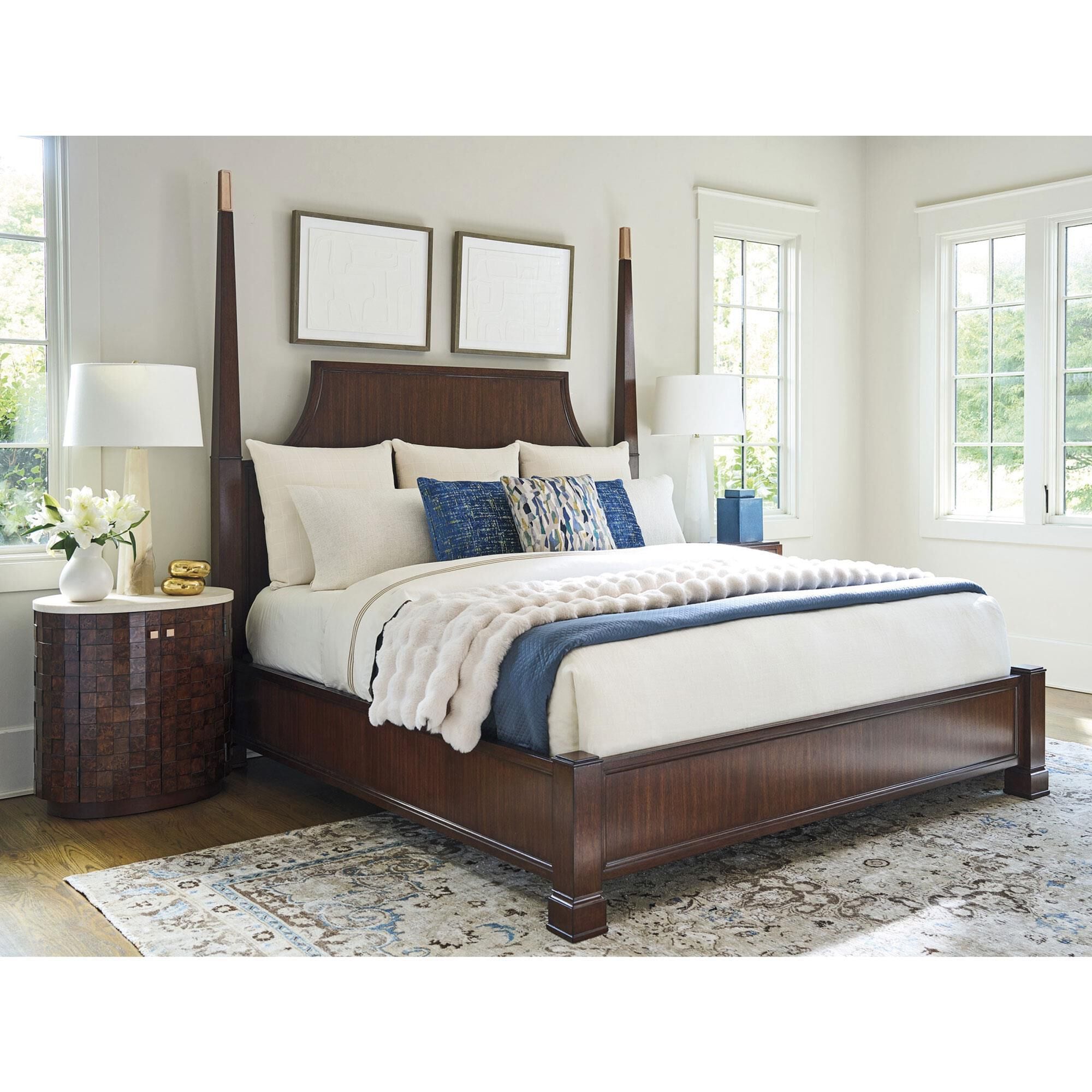 Lexington Furniture Essex King Poster Bed in Walnut and Rose