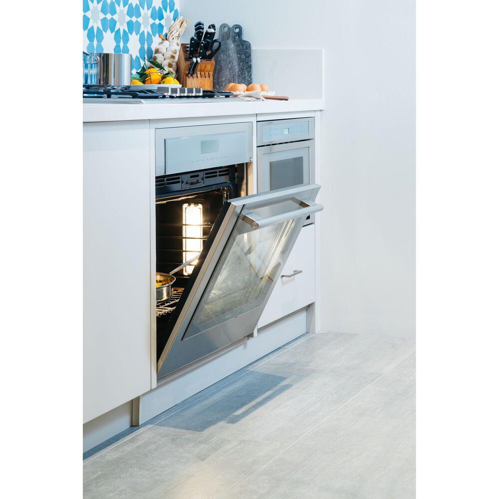 Bosch 30" Masterpiece Single BuiltIn Oven with Left Side Opening Door