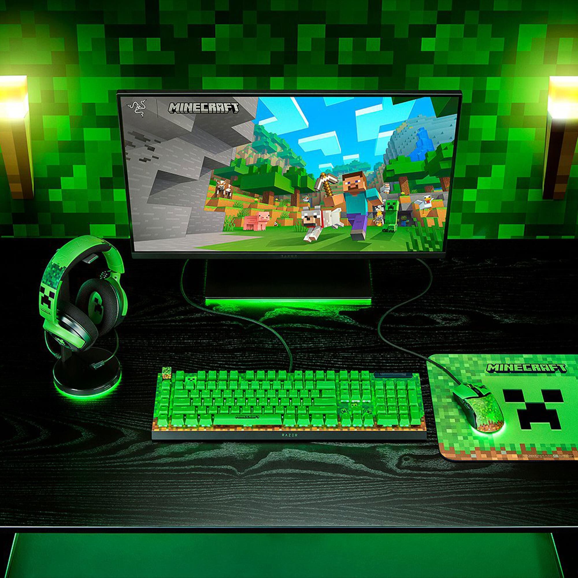 Razer Kraken V4 X Wired Gaming Headset with Minecraft Edition in Green