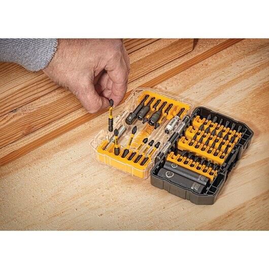 Dewalt 70 2025 piece driver set