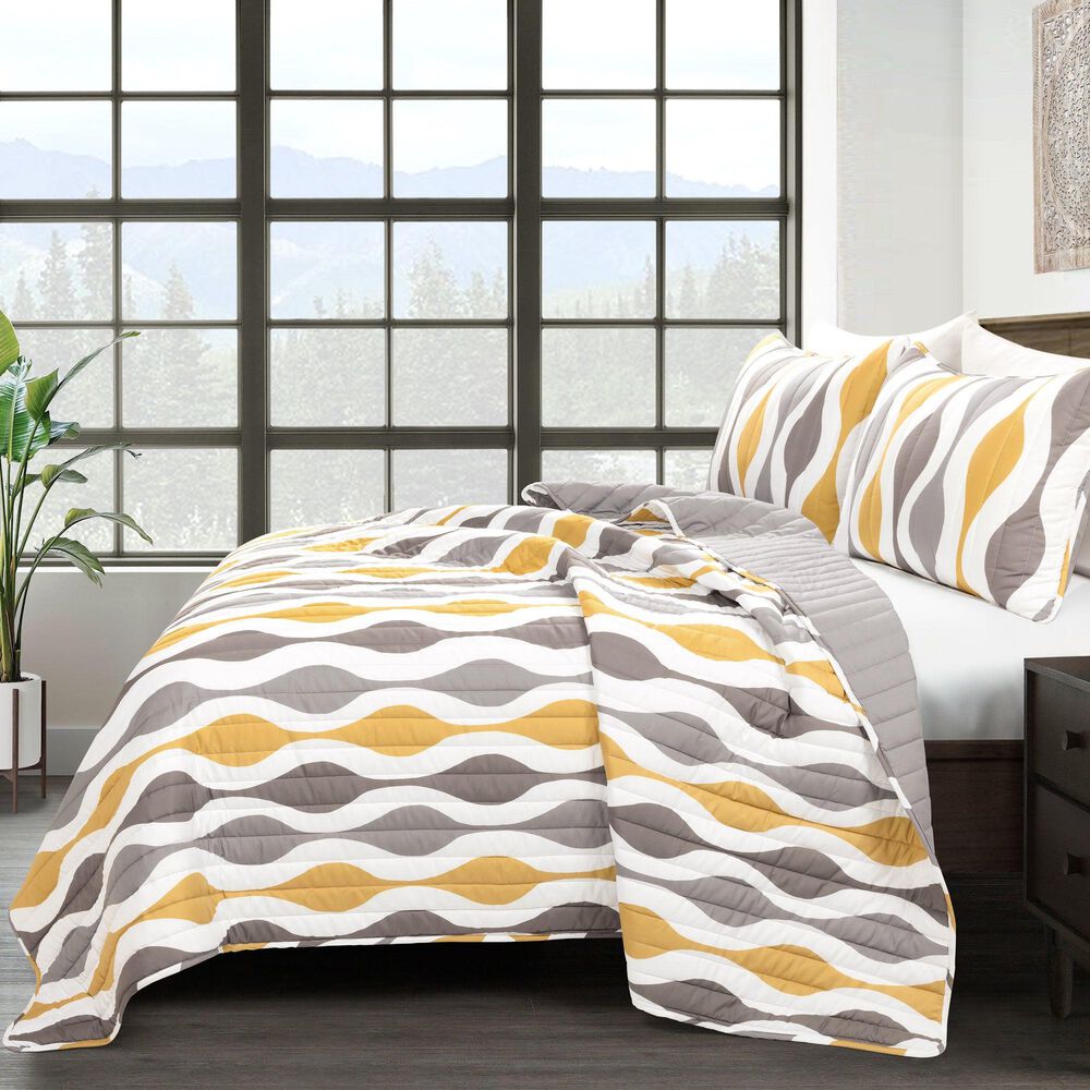 Triangle Home Fashions Mid Century Geo 3-Piece King Quilt Set in Gold and Gray, , large