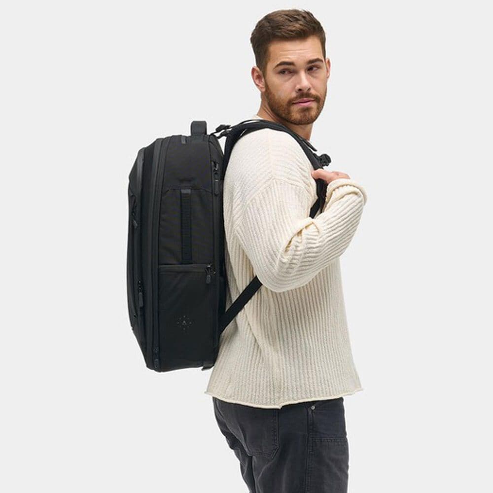 Nomatic Navigator 32L Travel Backpack in Black, , large