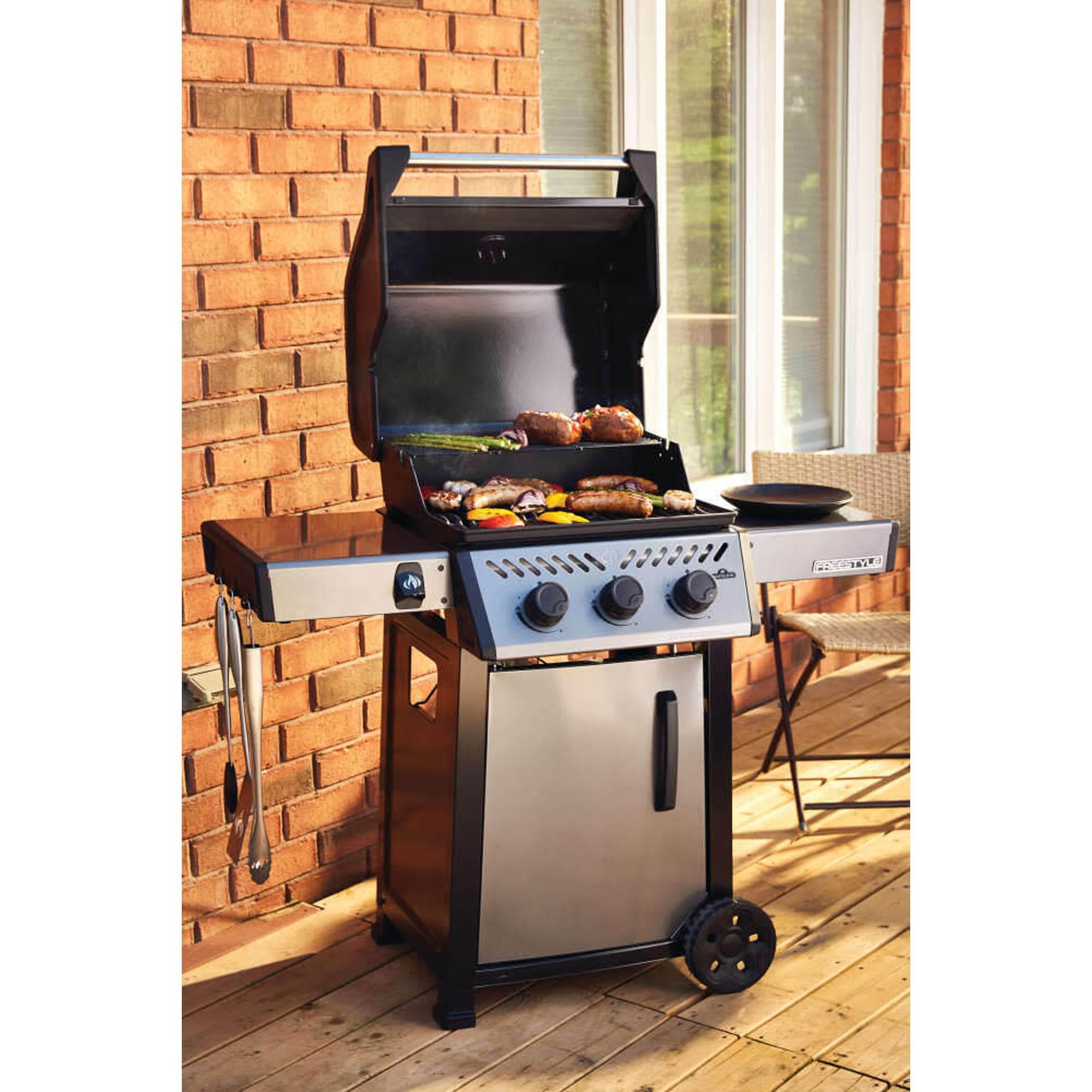 Napoleon Freestyle 365 Propane Gas Grill in Graphite Grey