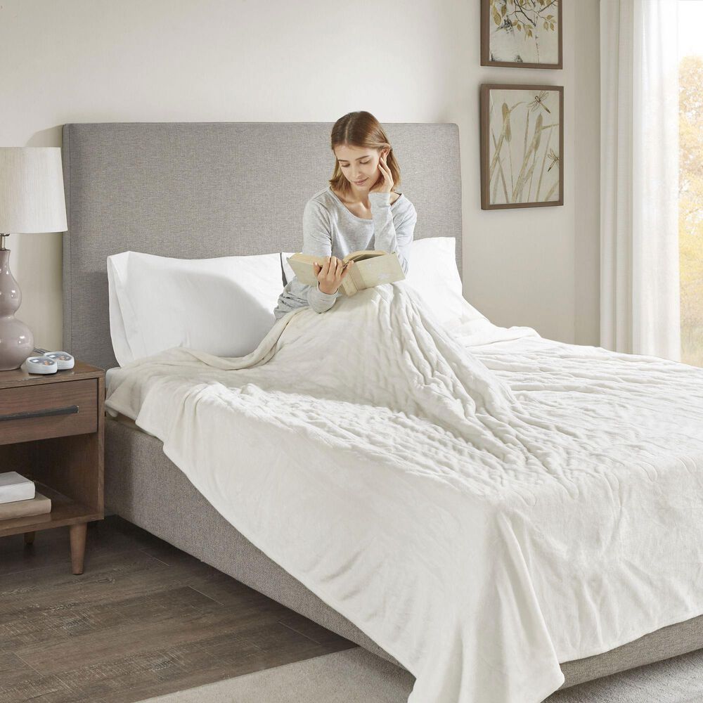 Hampton Park King Plush Heated Blanket in Ivory | NFM
