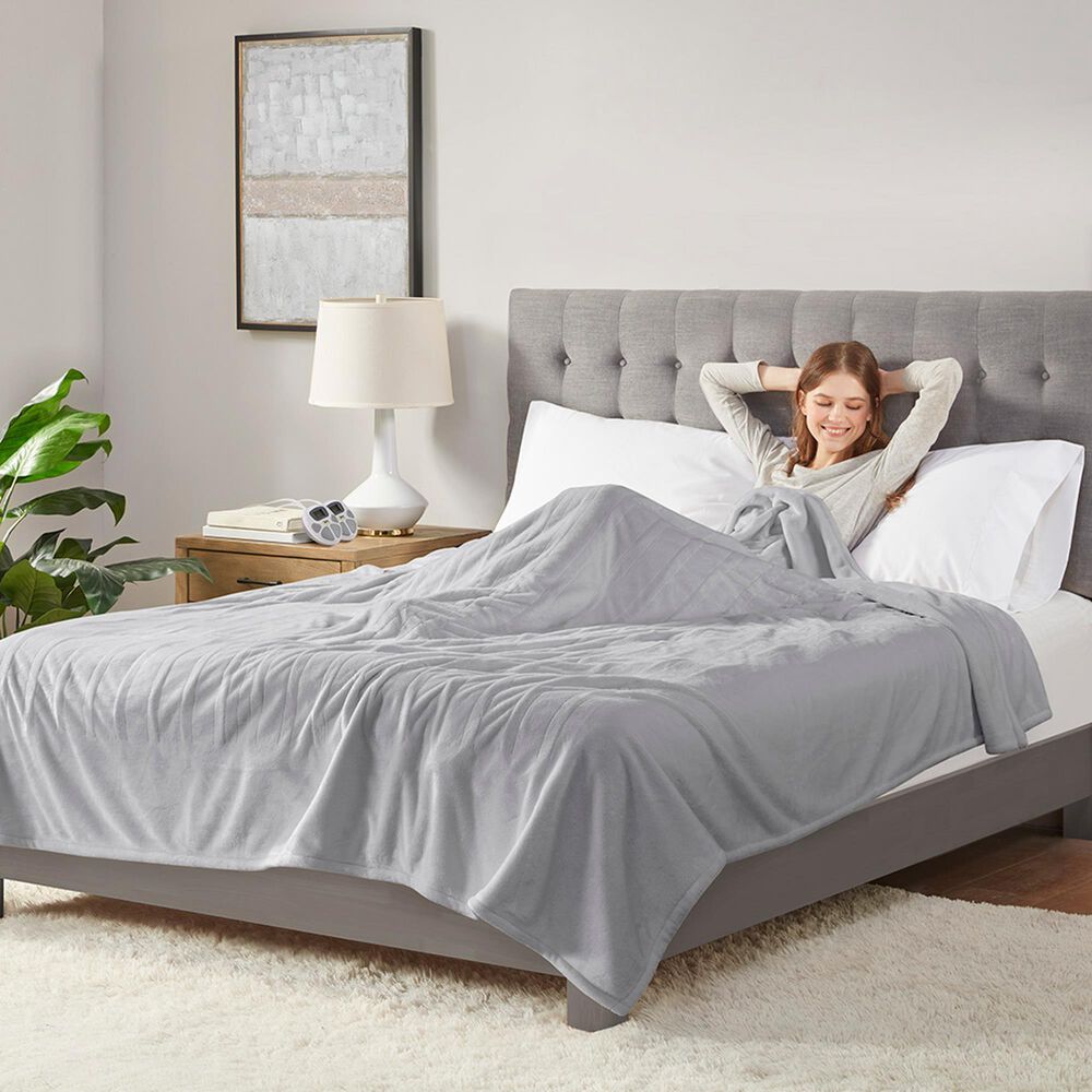 Hampton Park Plush Heated Queen Blanket in Light Grey Nebraska