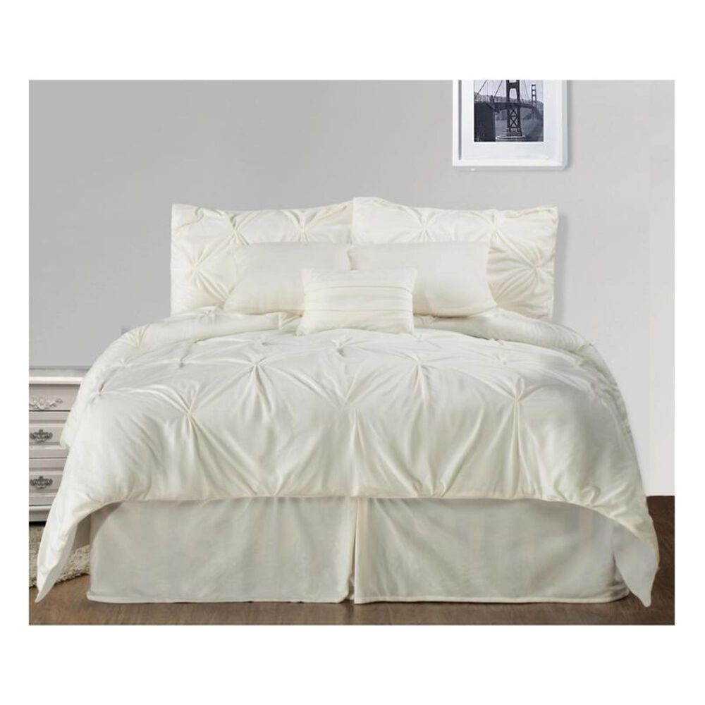 Epoch Hometex Hudson Street Twin Pintuck Plush Comforter Set in Champagne, , large