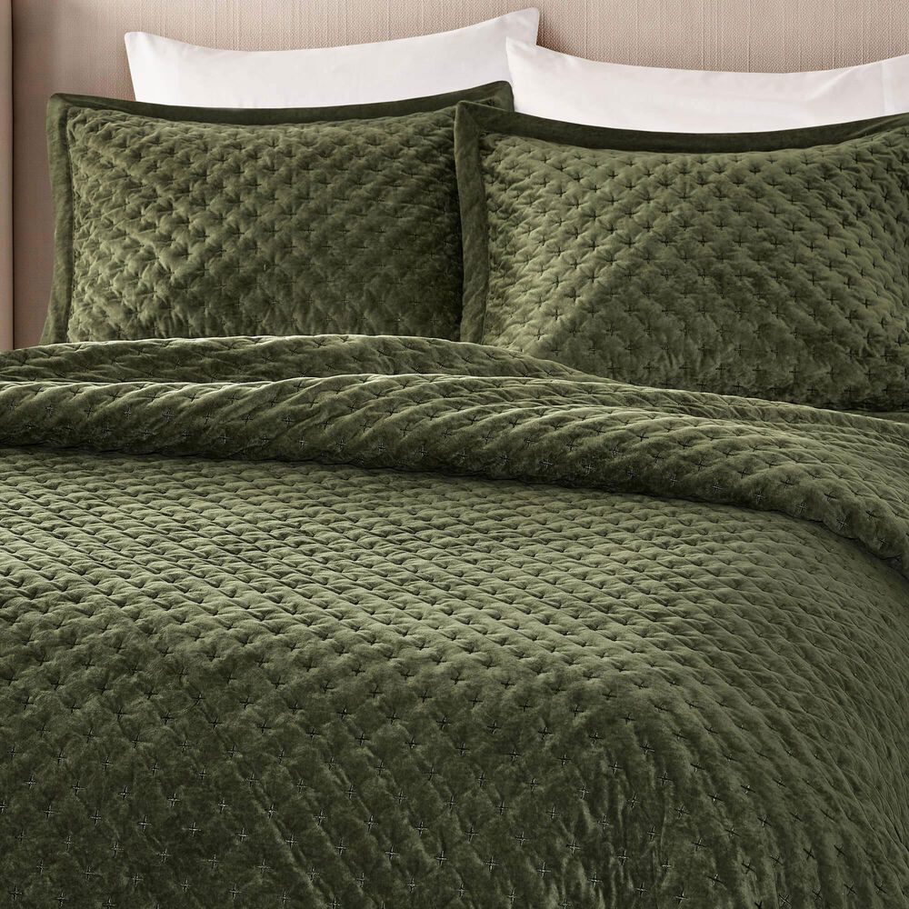 Hampton Park Charleston Queen Velvet Coverlet Set in Green, , large