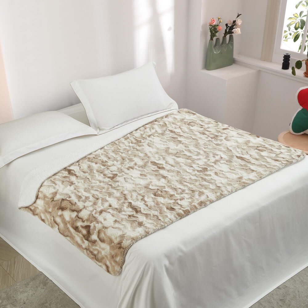 Duke Imports Whitetail Wave Plush Throw in Brown, , large