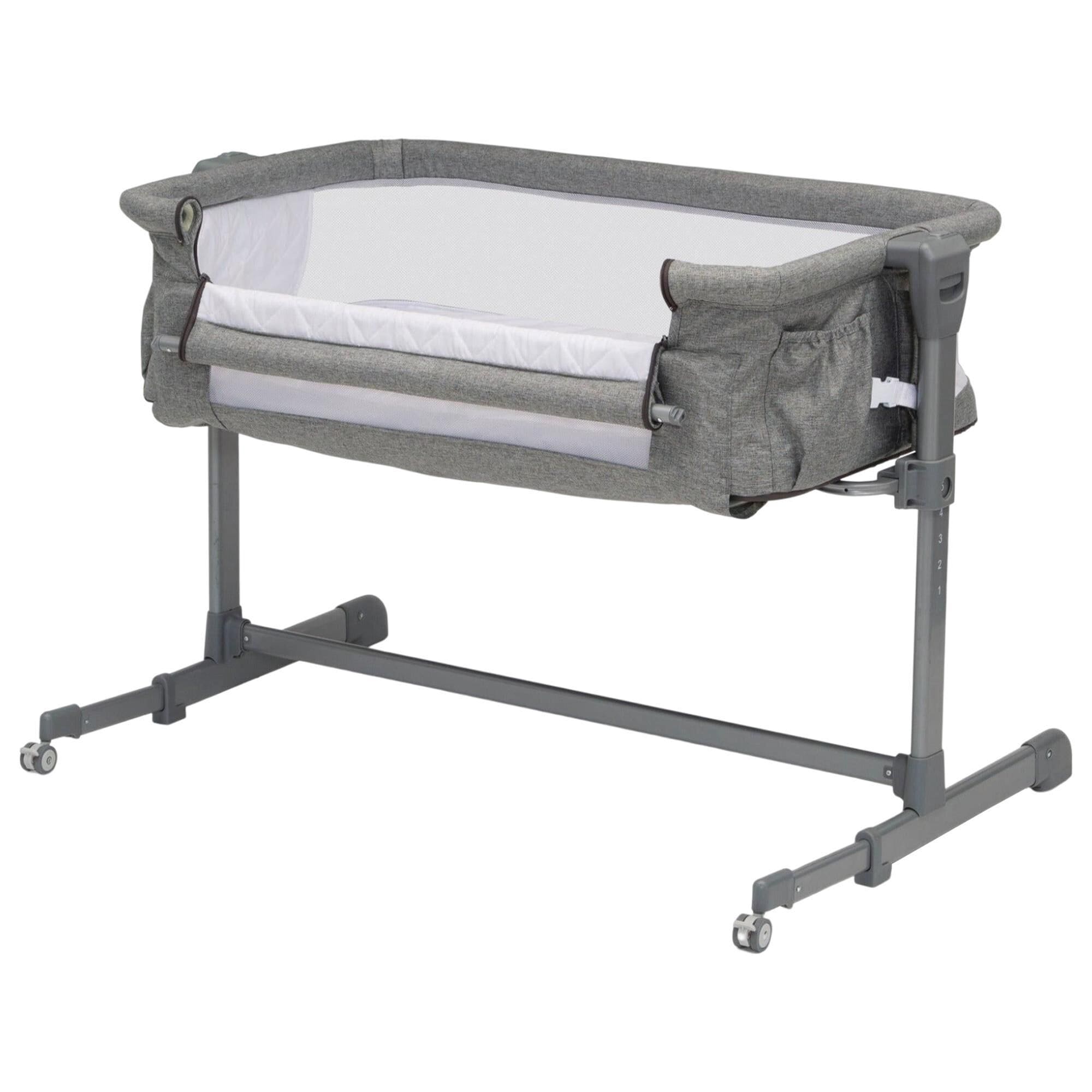 Delta store folding bassinet