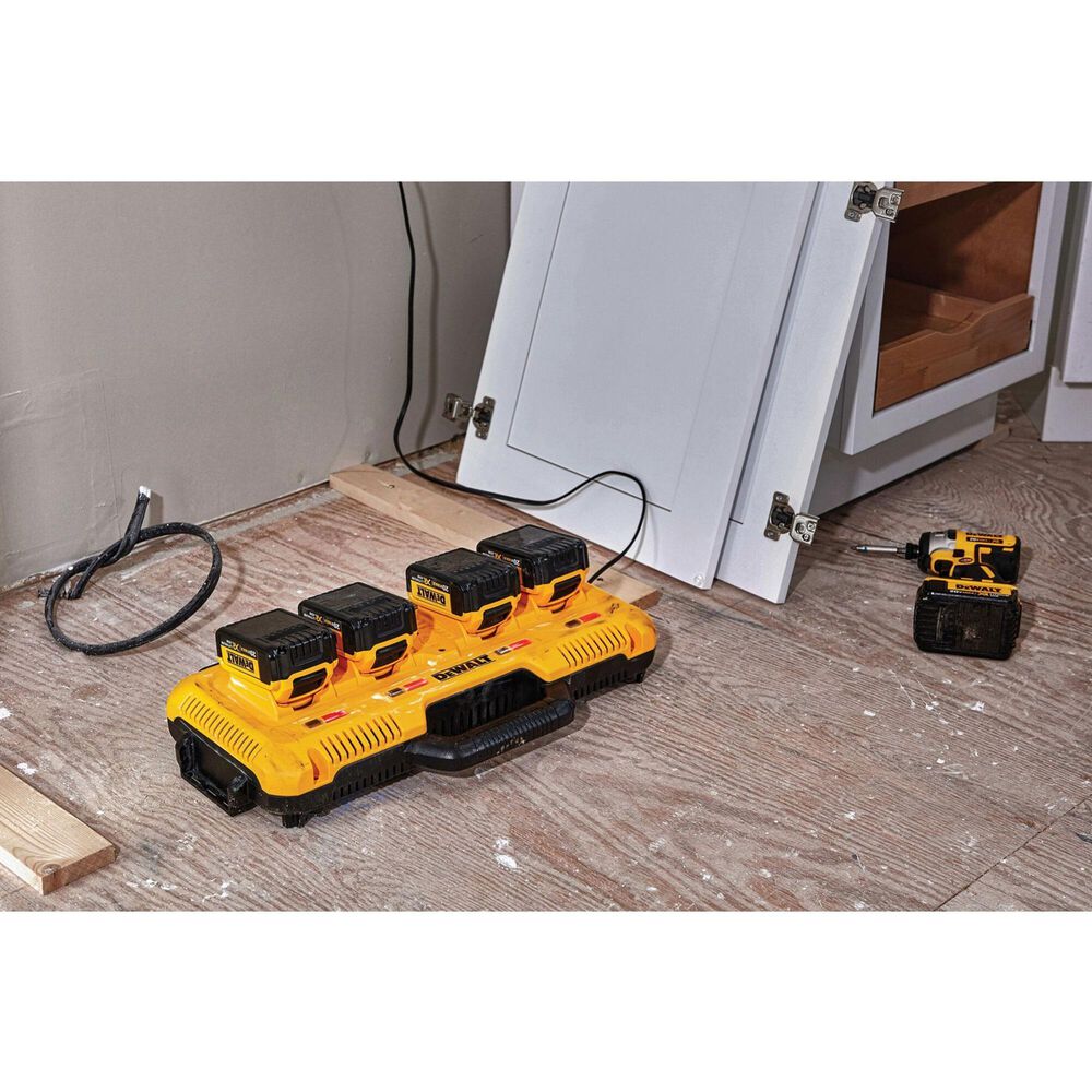DeWALT Multiport Simultaneous Fast Charger, , large