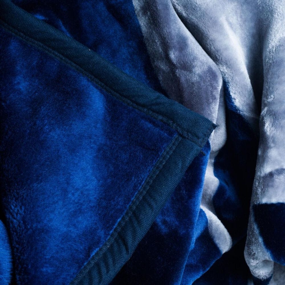 Timberlake Lavish Home Wolf Heavy Plush Mink Blanket, , large