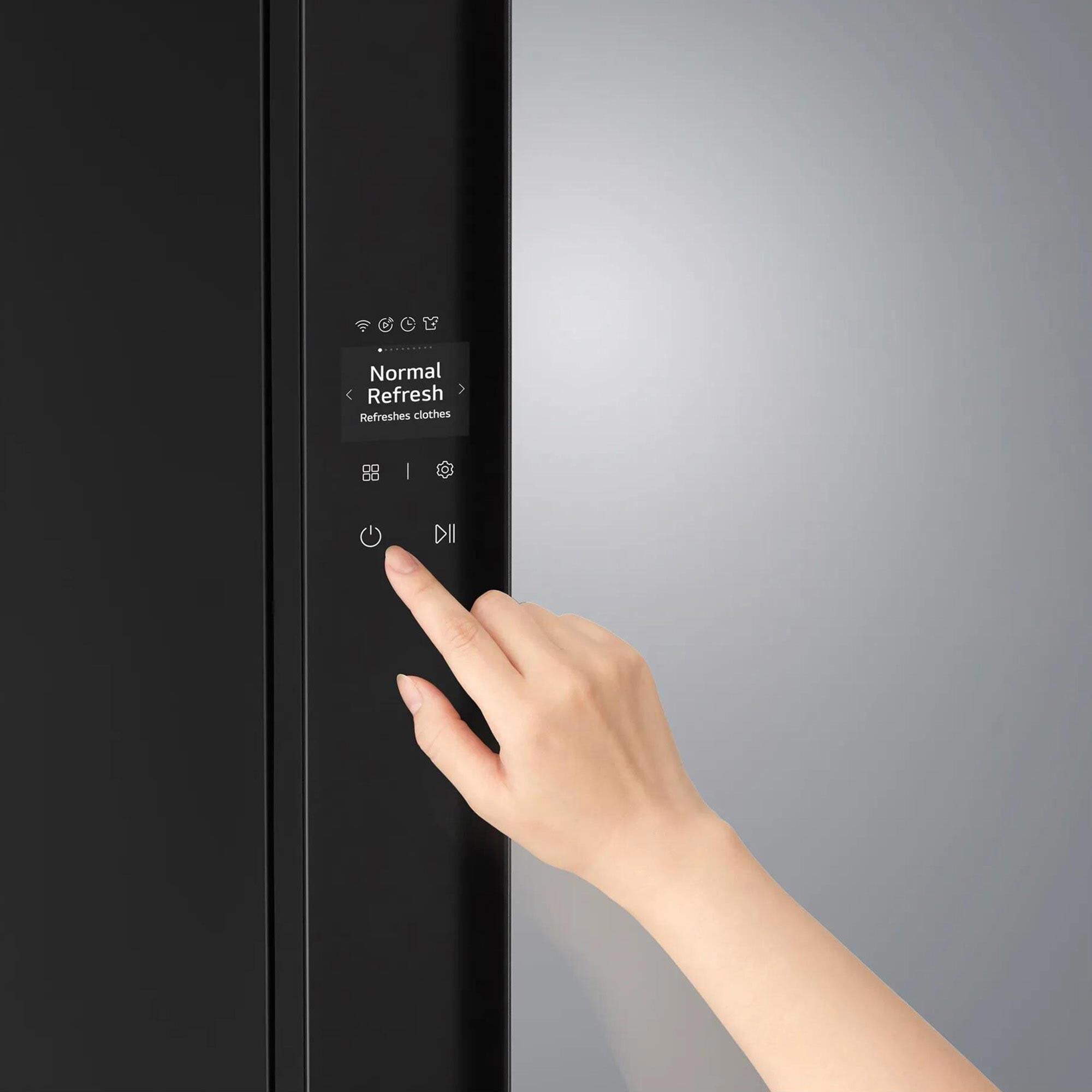 LG Styler Smart Steam Closet in Mirror