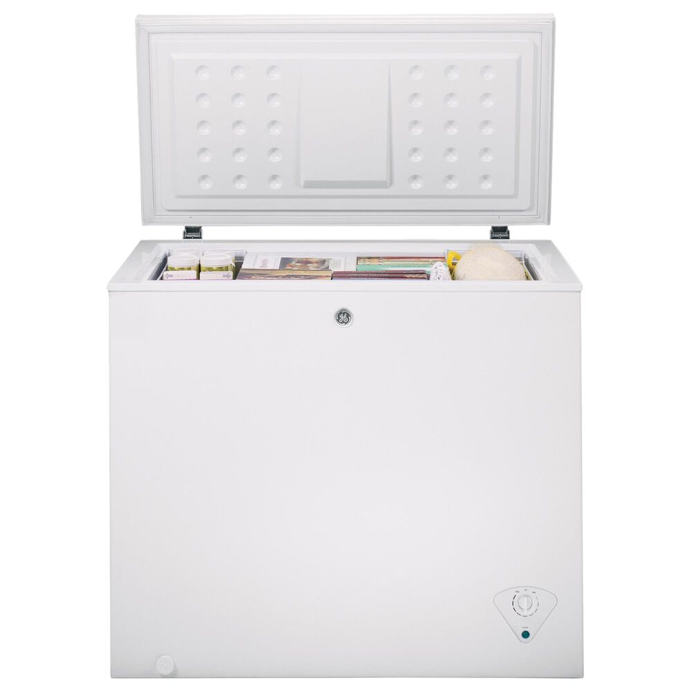 GE Appliances 7.0 Cu. Ft. Manual Defrost Chest Freezer in White, , large