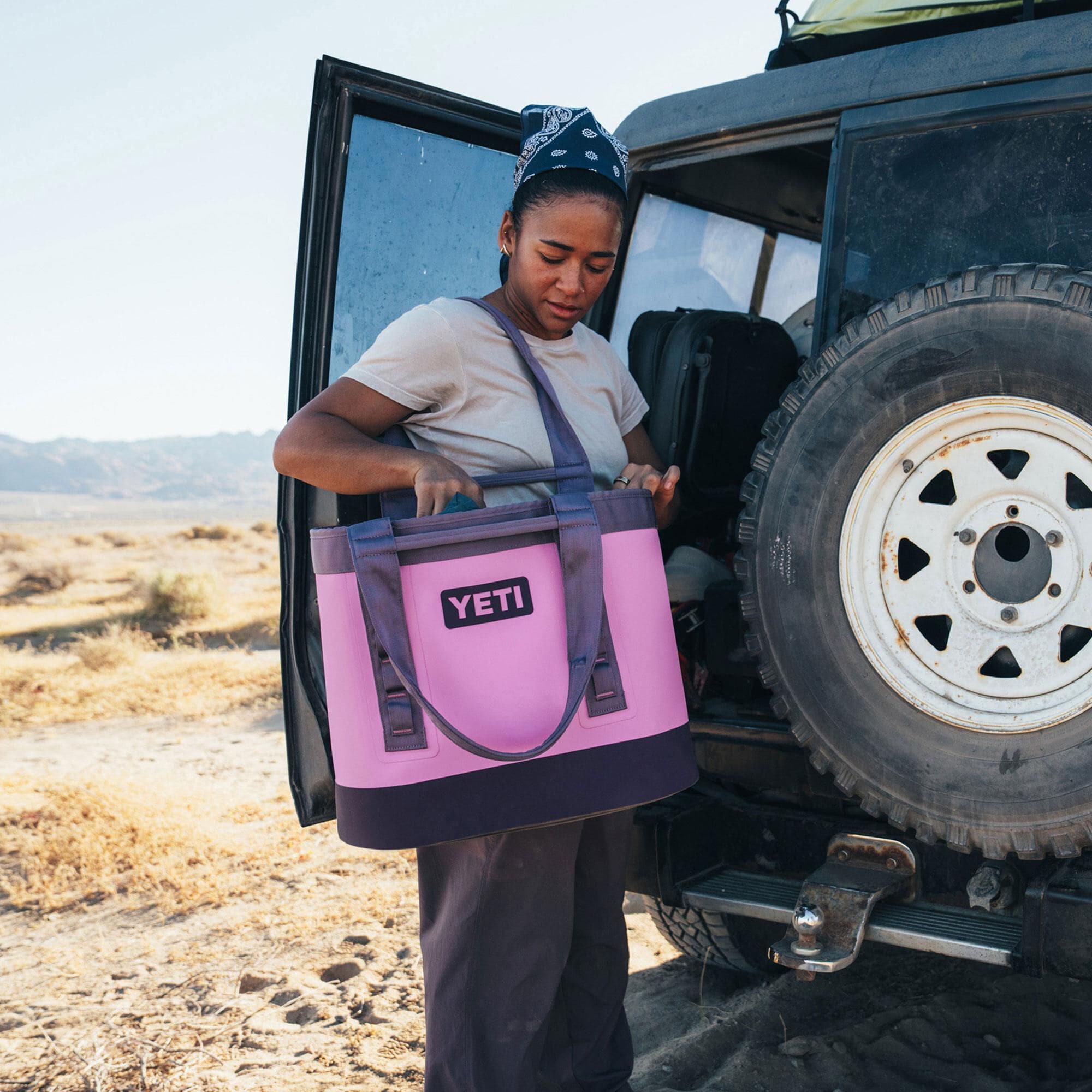 YETI Camino 20L Carryall Tote Bag in Desert Bloom