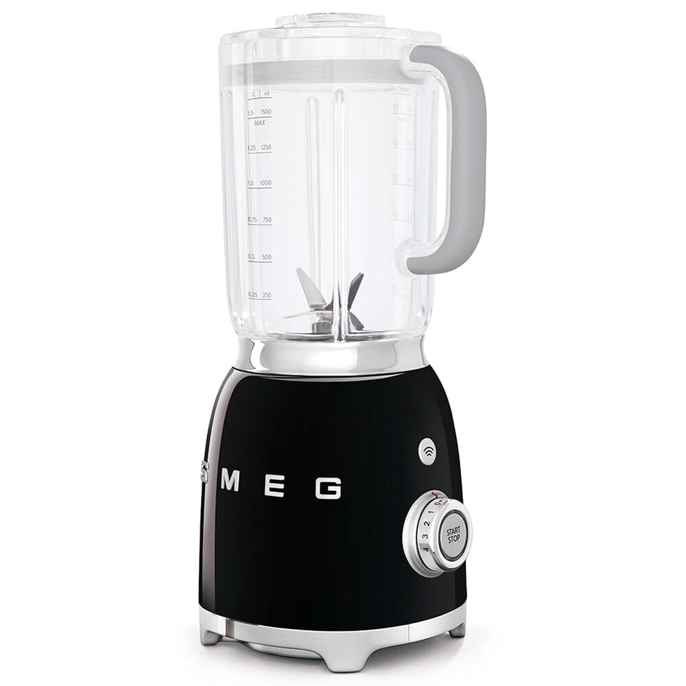 Smeg Releases All White, Retro Style Blender – channelnews