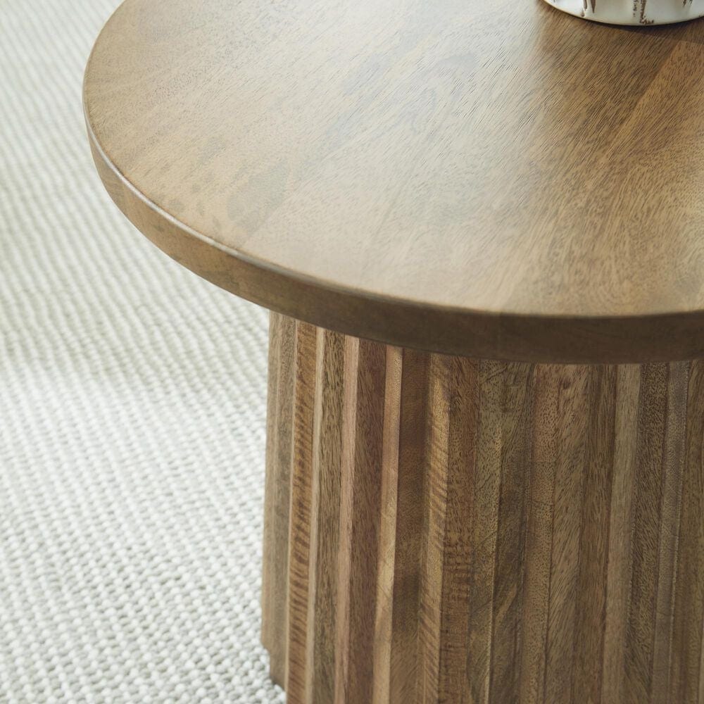37B Ceilby Accent End Table in Natural, , large