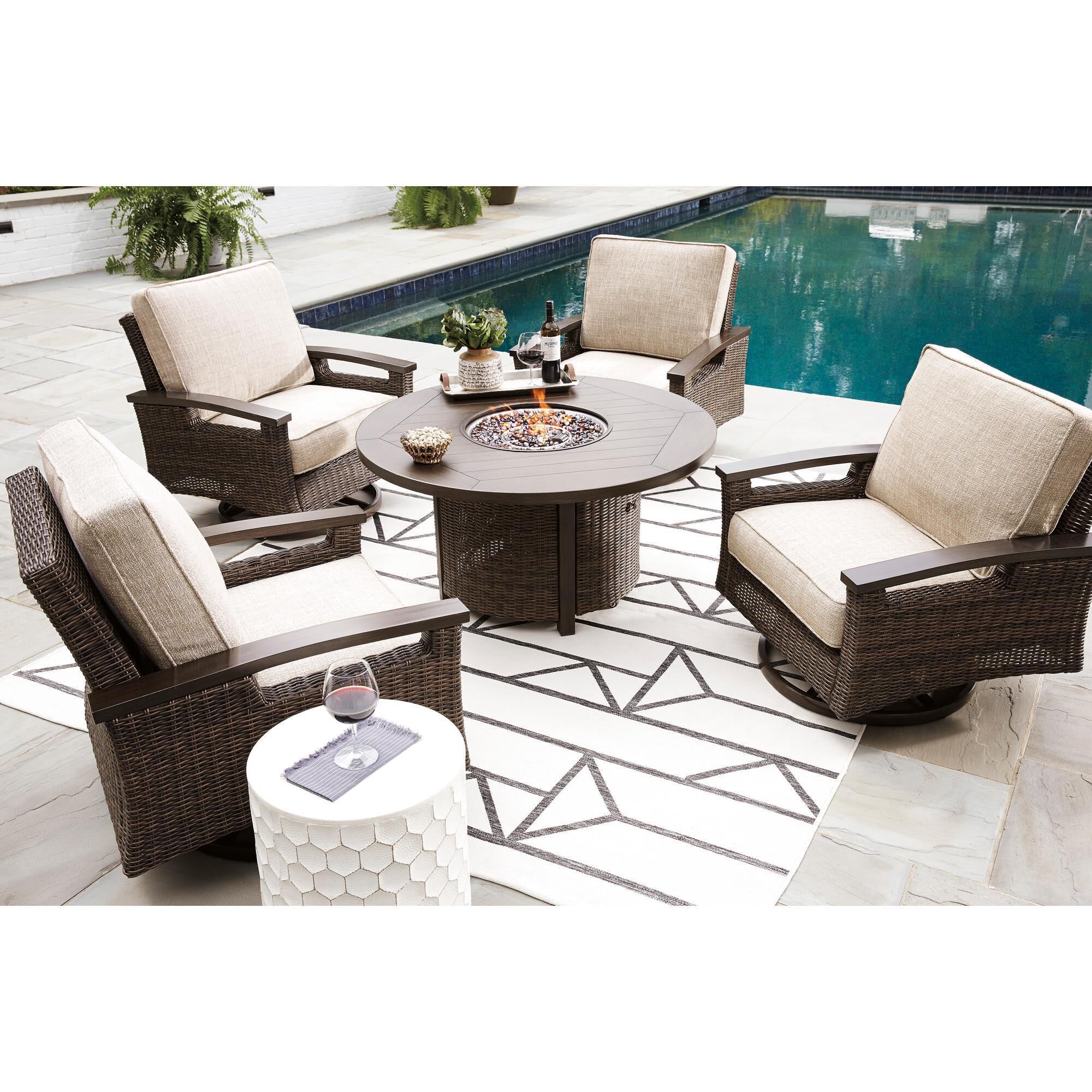 Round fire top pit table set